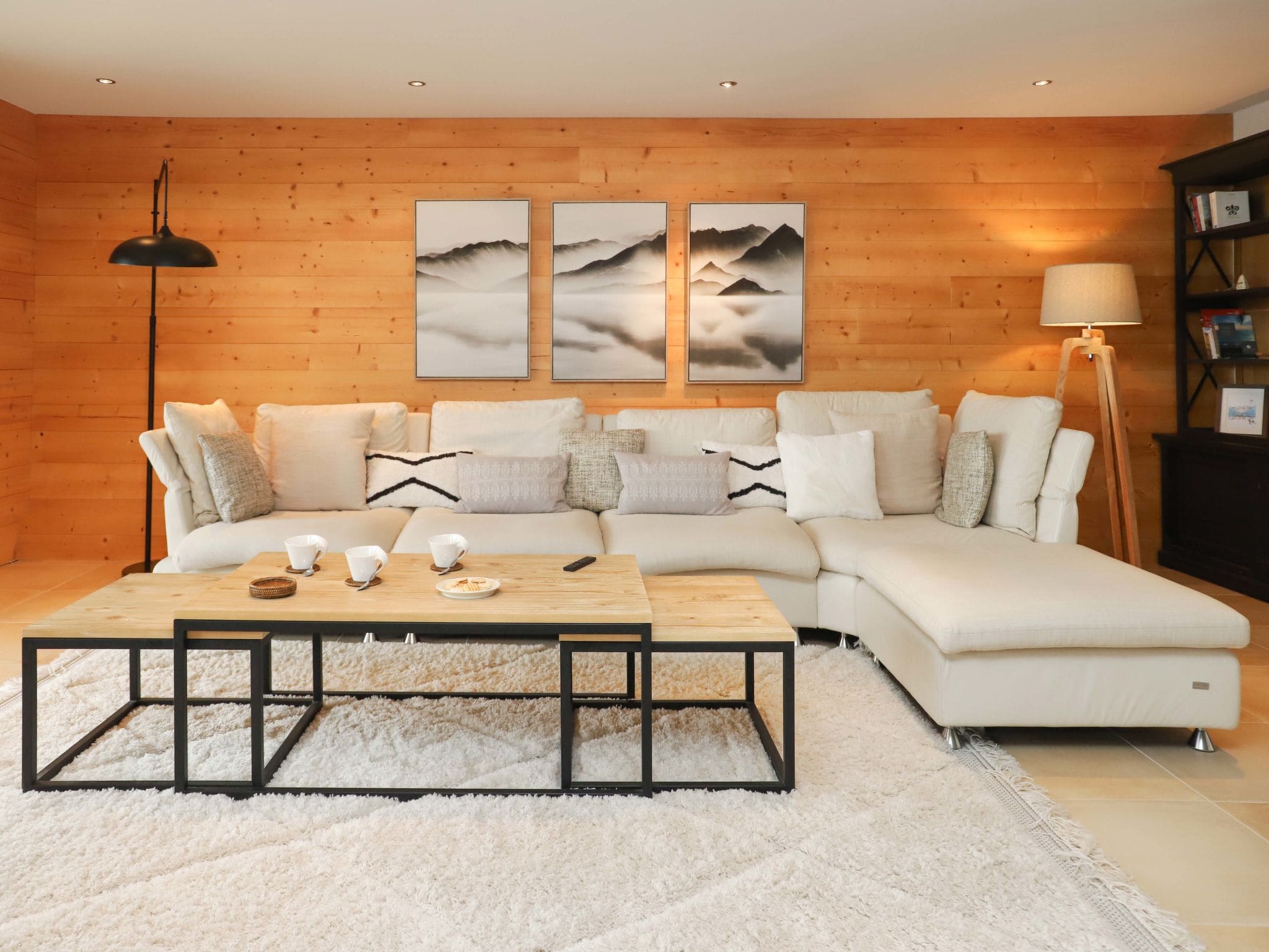 Chalet Arpettaz Champex: Spacious 4-Bedroom Mountain Chalet with Stunning Lake Views in the Swiss Alps