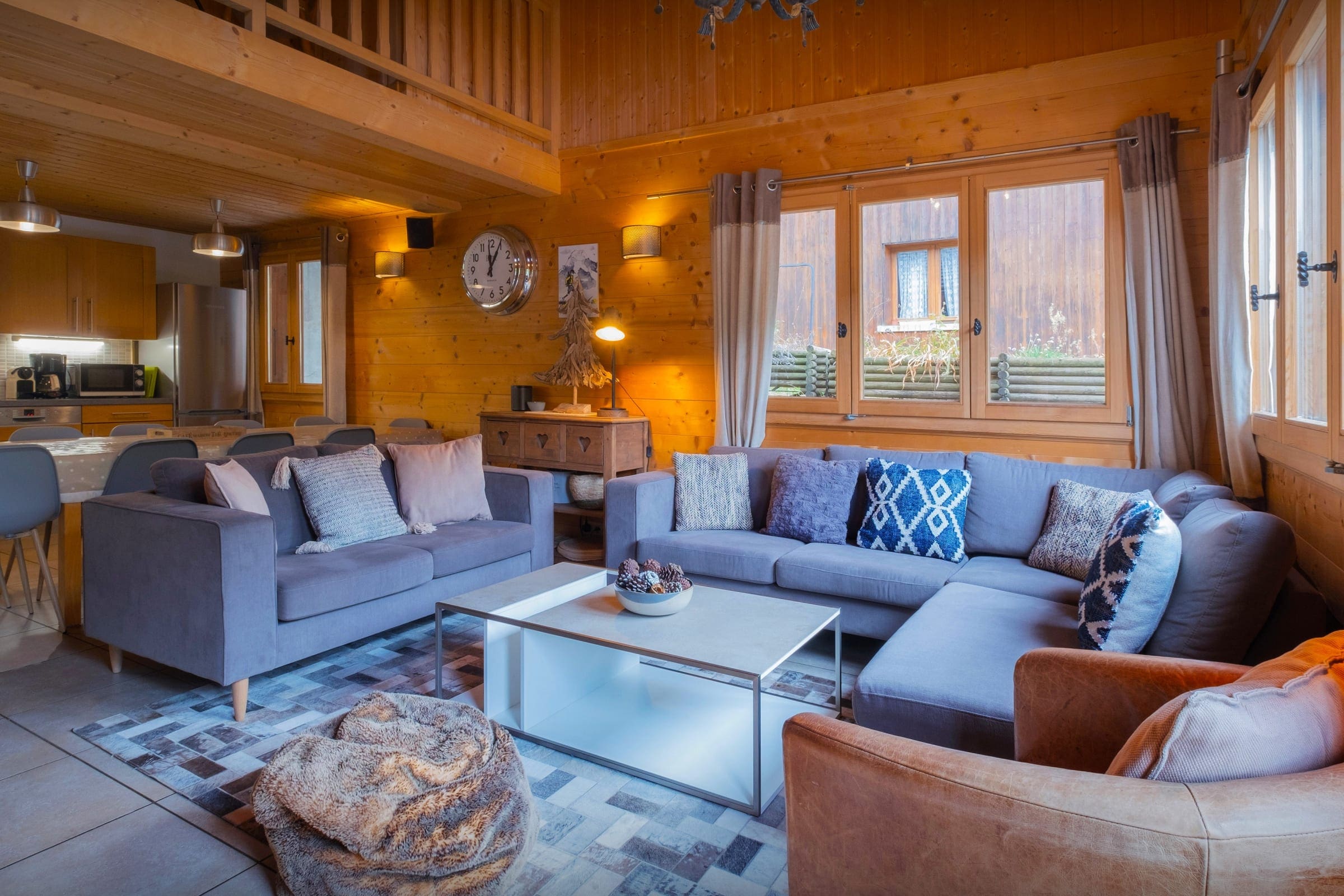 Chalet Aulps Morzine Morzine: Spacious 5-Bedroom Ski Chalet with Tennis Court, Morzine