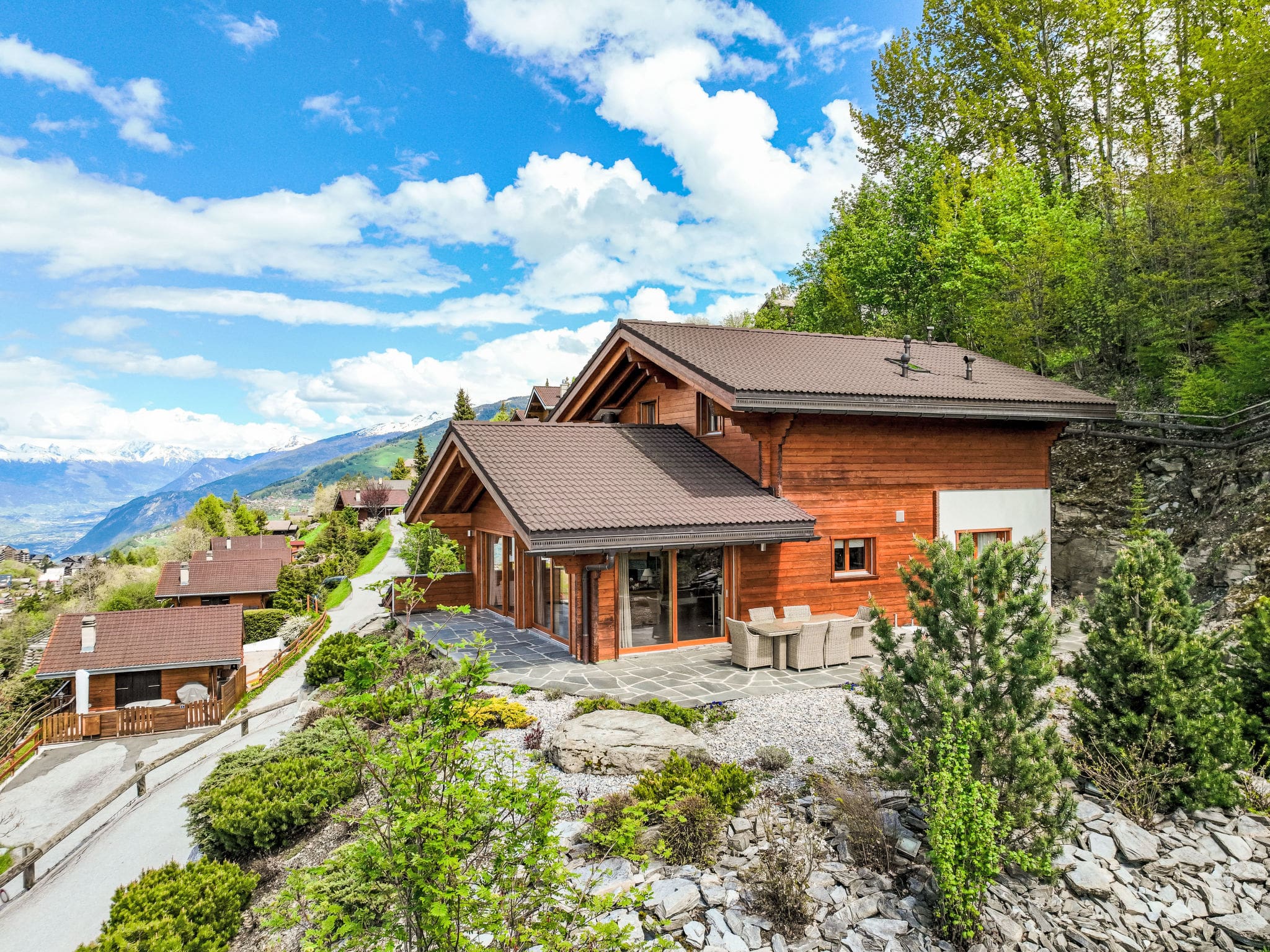 Chalet Balavaux Nendaz: Spacious 4-Bedroom Mountain Chalet with Panoramic Alpine Views and Modern Amenities in Swiss Alps