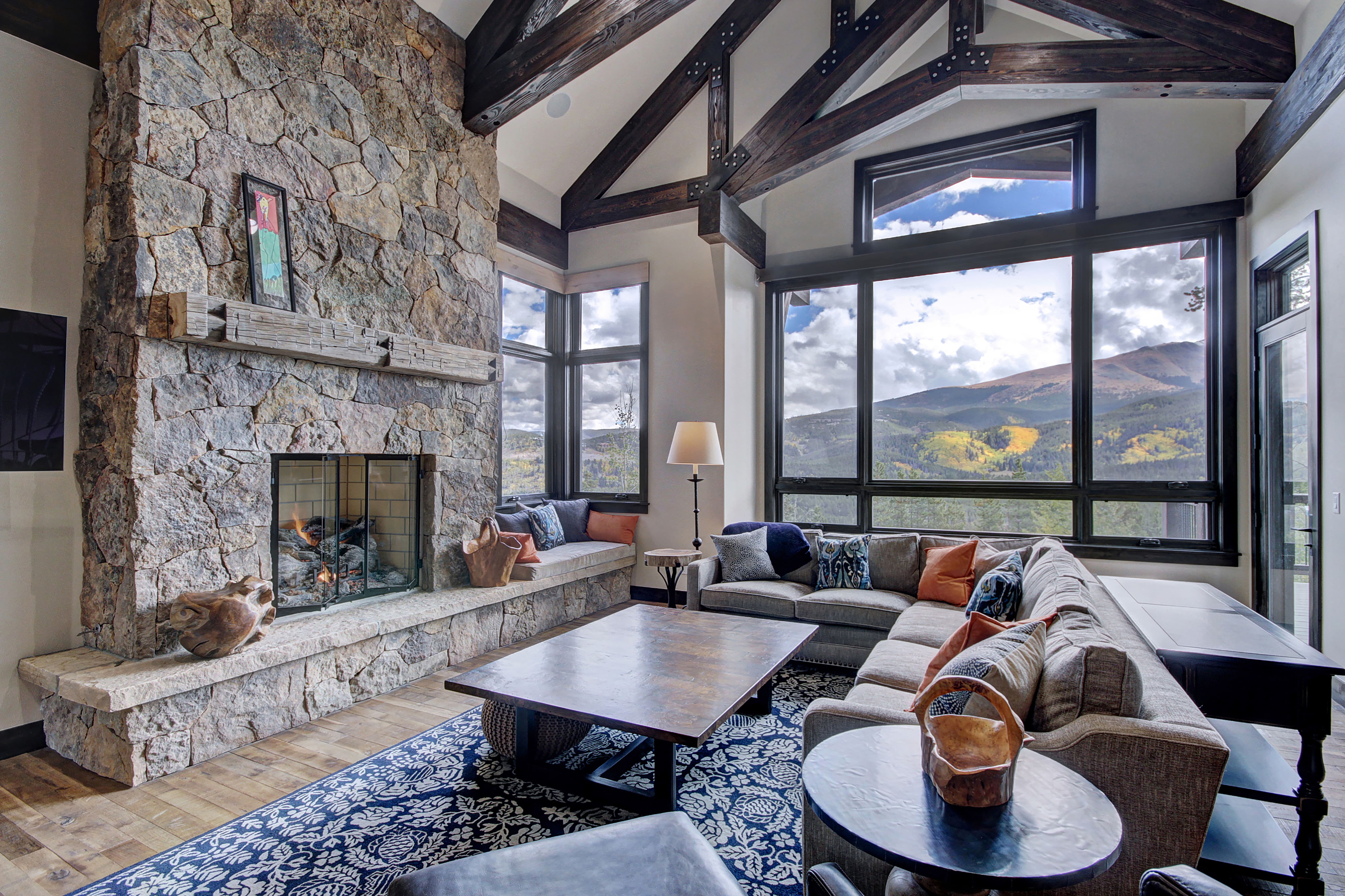 Chalet Baldy Breckenridge: Luxury 7-Bedroom Ski Chalet with Hot Tub, Breckenridge