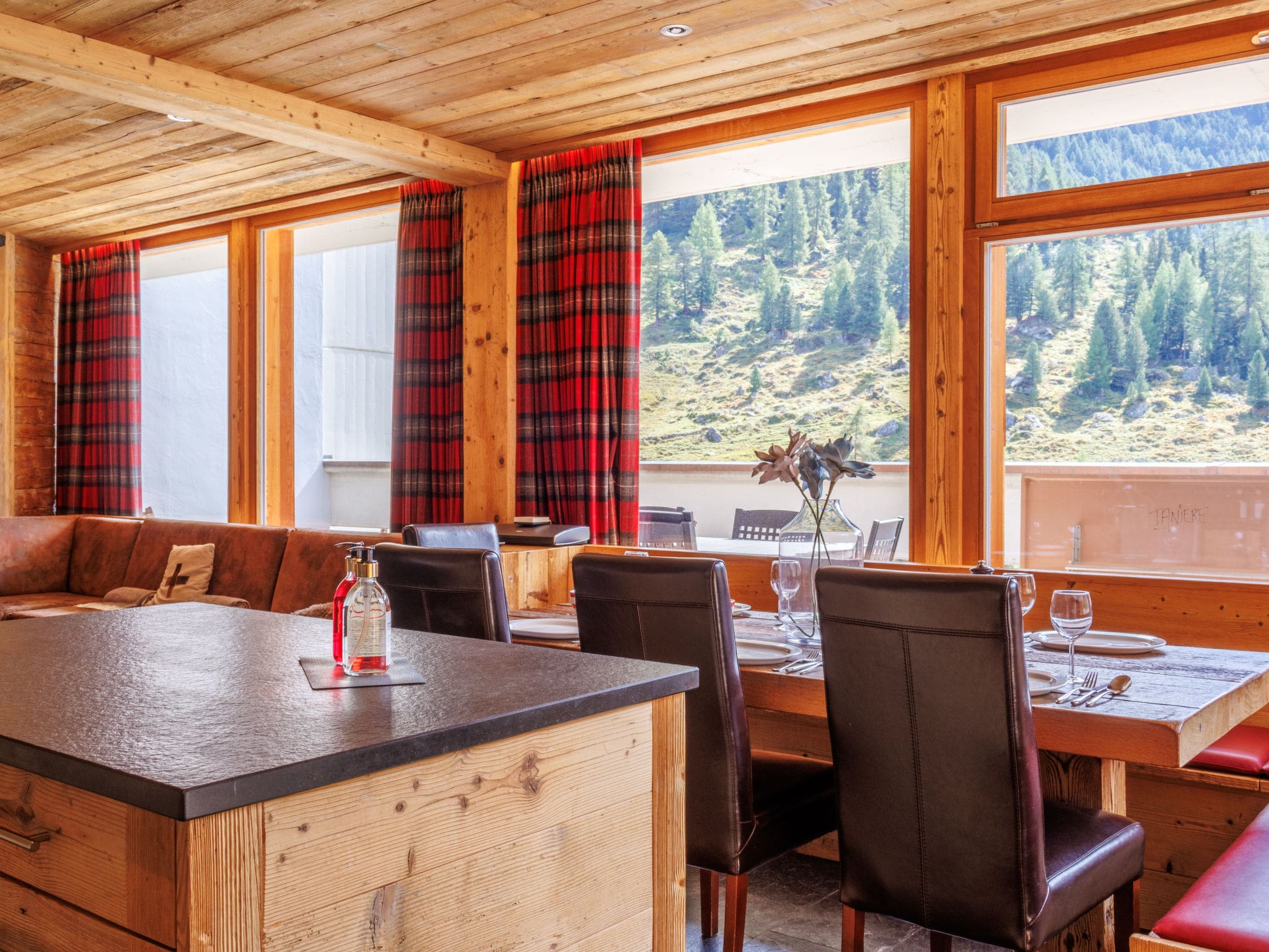 Chalet Bisse Nendaz: Modern 3-Bedroom Penthouse with Mountain Views and Ski Access in Four Valleys Resort