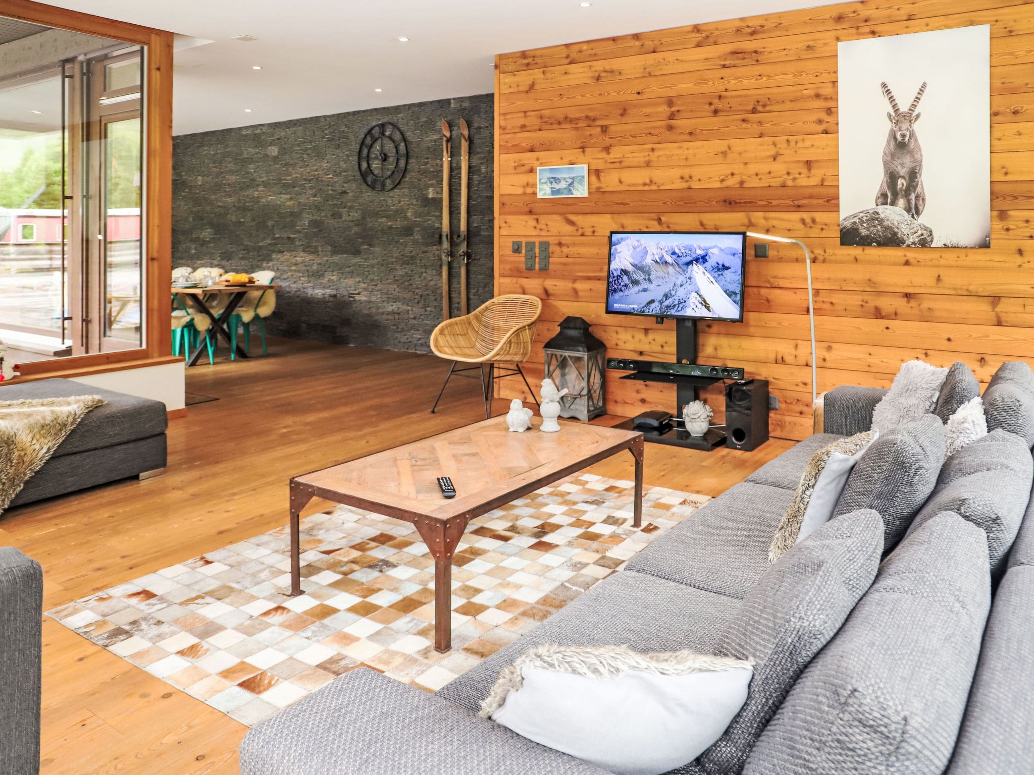 Chalet Bisse Nendaz Siviez-Nendaz: Luxury 4-Bedroom Alpine Retreat with Mountain Views in the 4 Vallées Ski Region