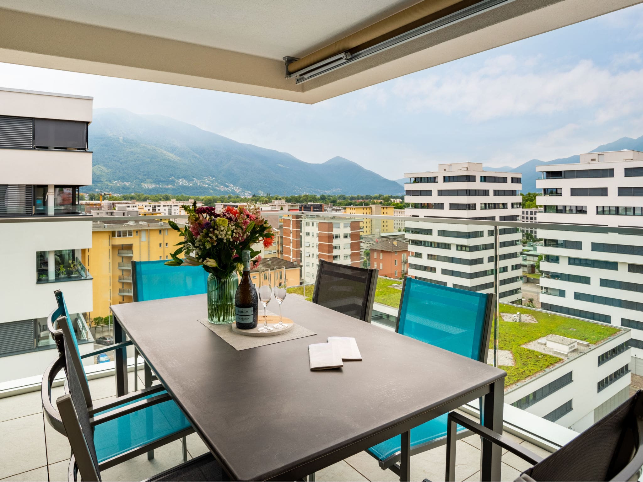 Chalet Cardada Locarno: Modern 3-Bedroom Mountain View Apartment in Central Locarno with Balcony and Lake Access
