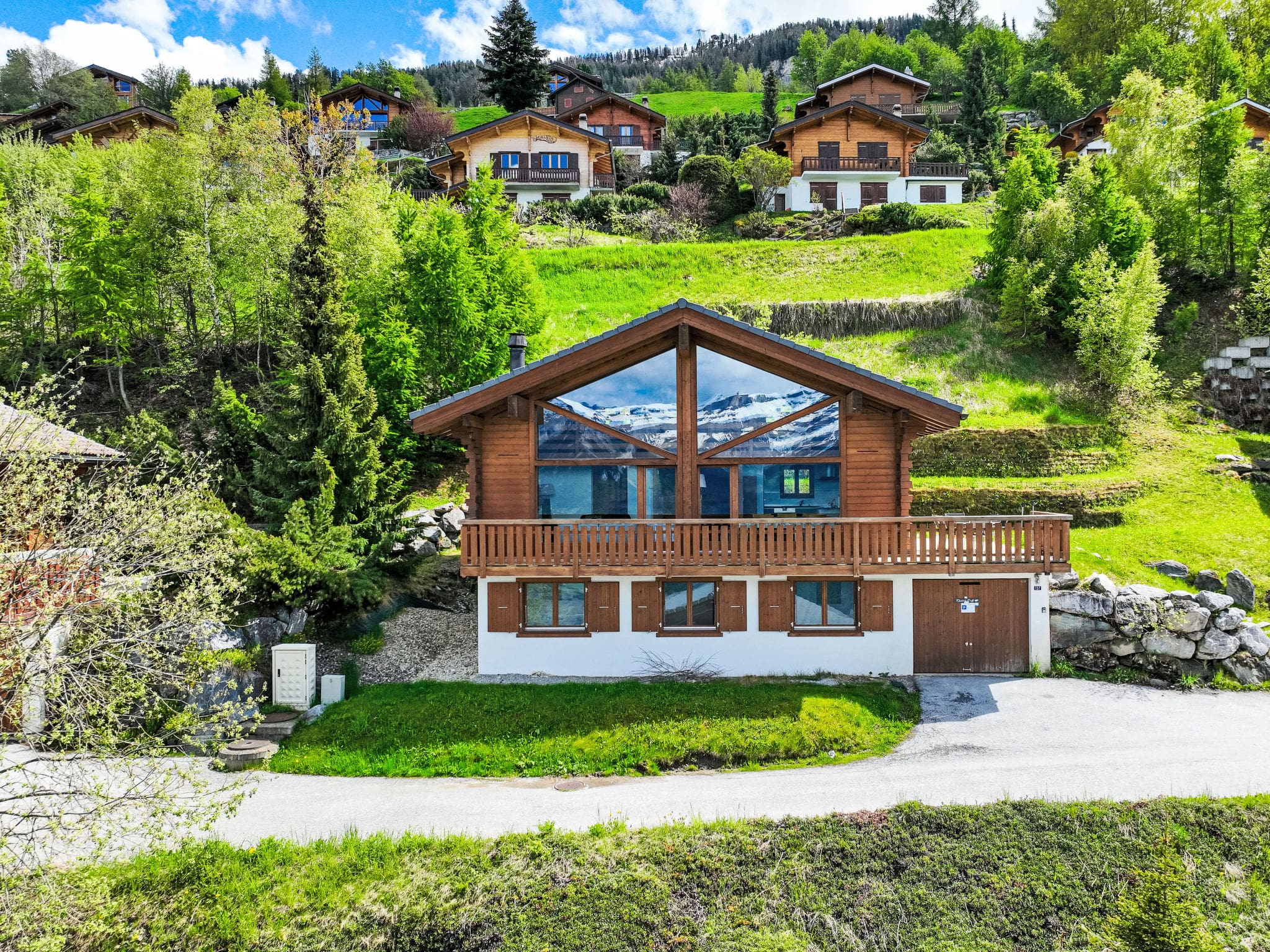 Chalet Combyre Nendaz: Stunning 4-Bedroom Mountain Chalet with Panoramic Alpine Views and Modern Comfort in Swiss Alps