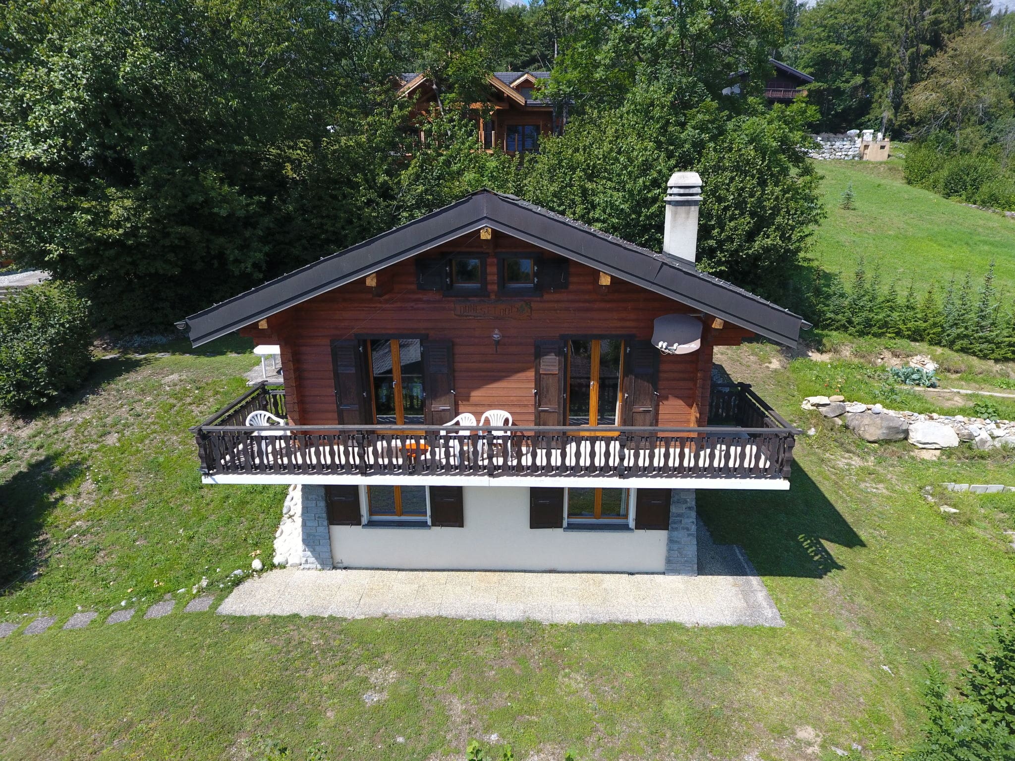 Chalet Combyre Ovronnaz: Stunning 3-Bedroom Mountain Chalet with Fireplace and Alpine Views near Thermal Baths