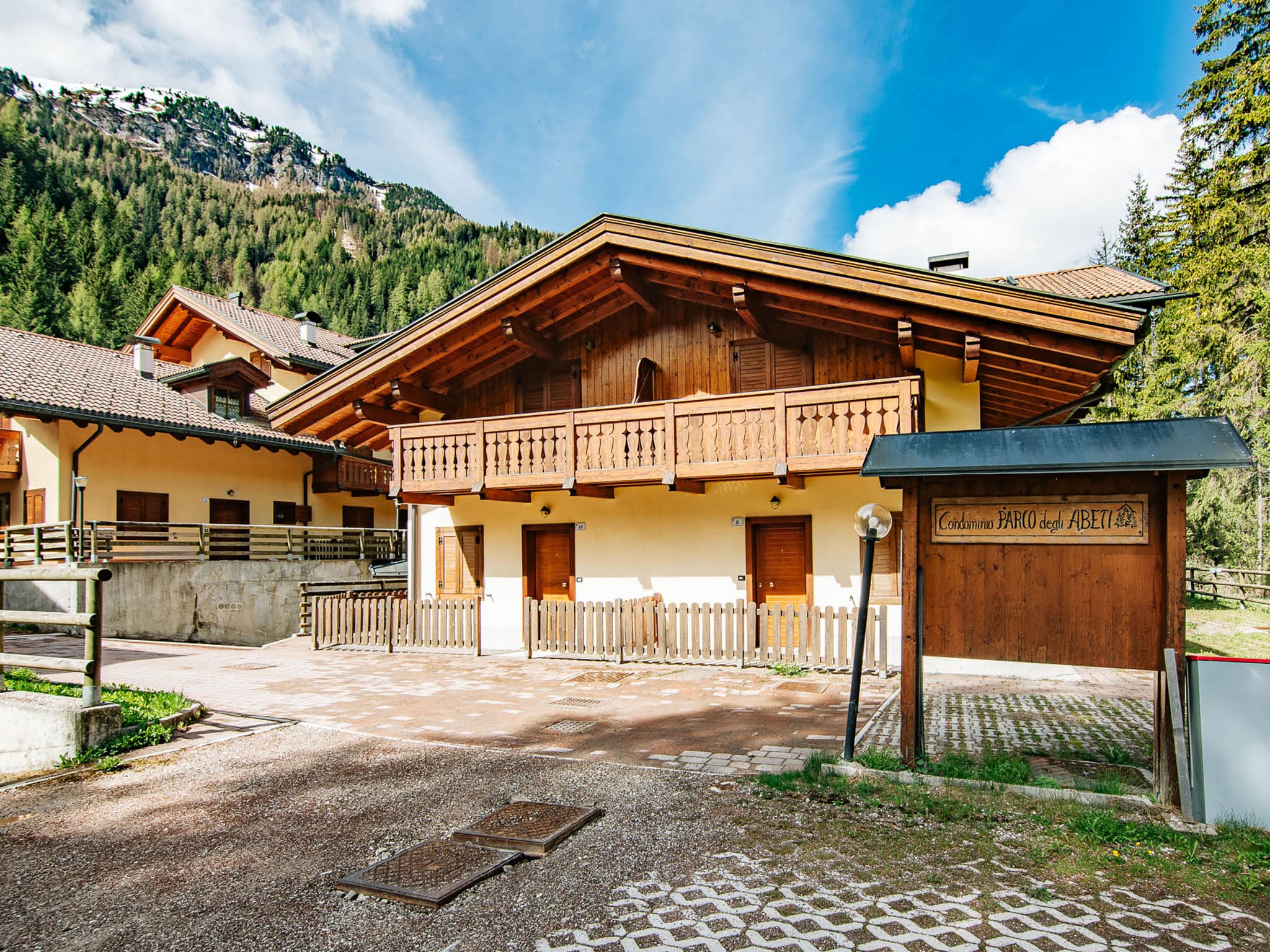 Chalet Contrin Canazei: Luxury Mountain Chalet with Stunning Dolomites Views and Ski Access in the Italian Alps