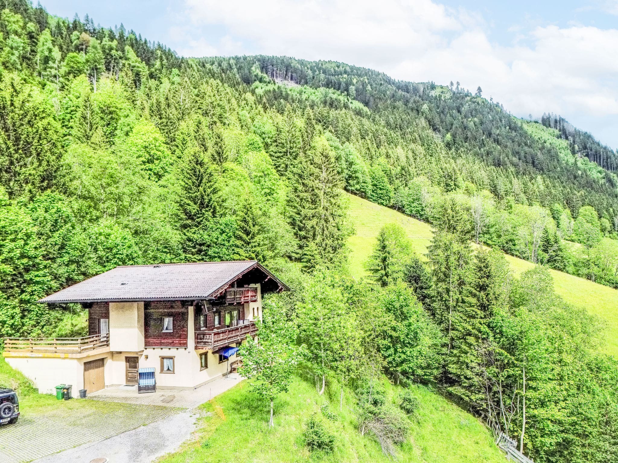 Chalet Dachstein Schladming: Intimate Studio Apartment with Mountain Views and Ski Access in Austrian Alps