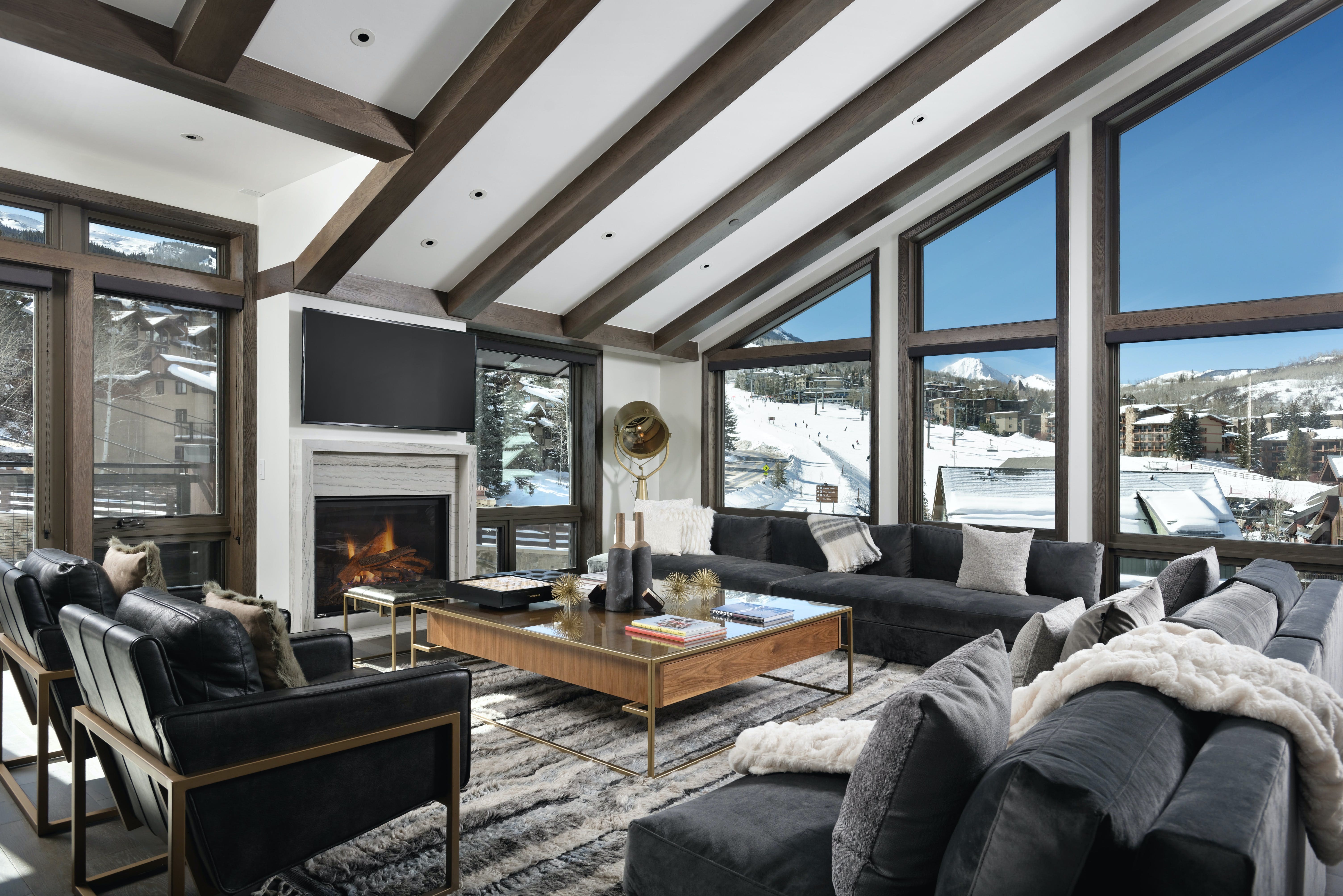 Chalet Daly Snowmass: Luxurious 3-Bedroom Ski Chalet with Hot Tub, Snowmass