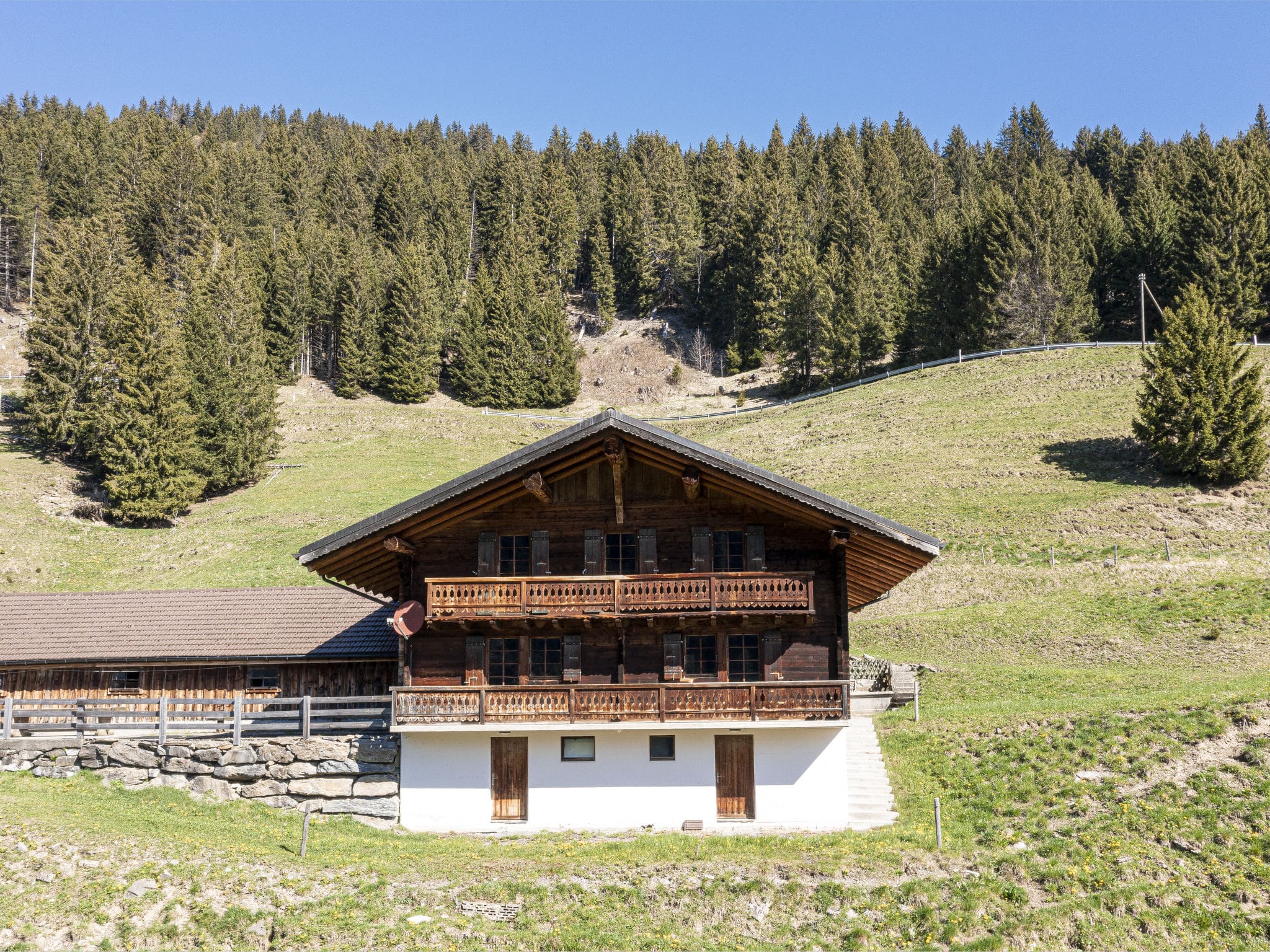 Chalet Dranse Crosets: Spacious 6-Bedroom Mountain Chalet with Sauna and Stunning Alpine Views in Swiss Portes du Soleil Region