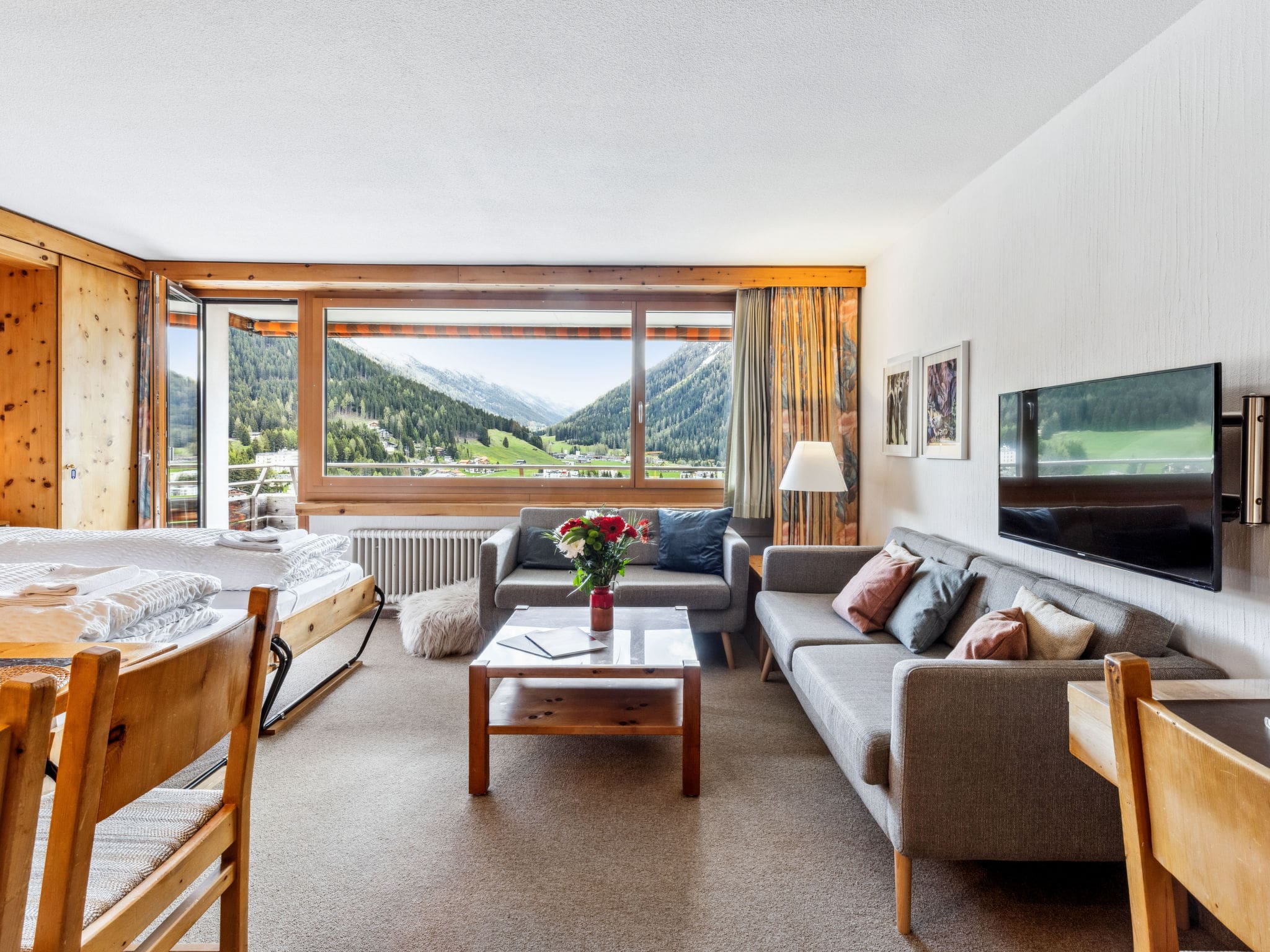 Chalet Drostobel Davos: Elegant Mountain Apartment with Stunning Alpine Views and Ski Access in Switzerland