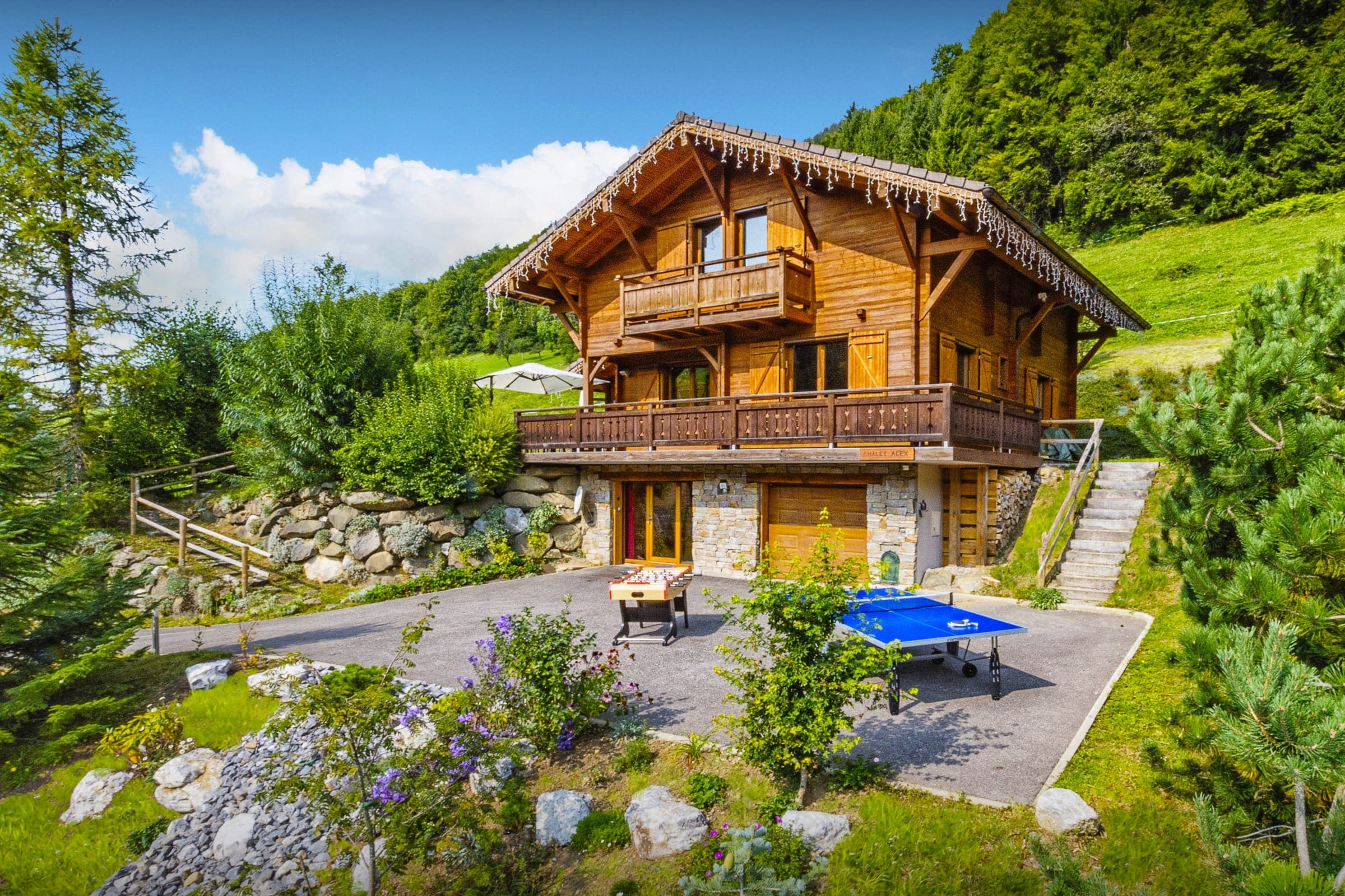 Chalet Faucille Saint-Jean: 4-Bedroom Ski Chalet with Family-Friendly Features, Upper Savoy