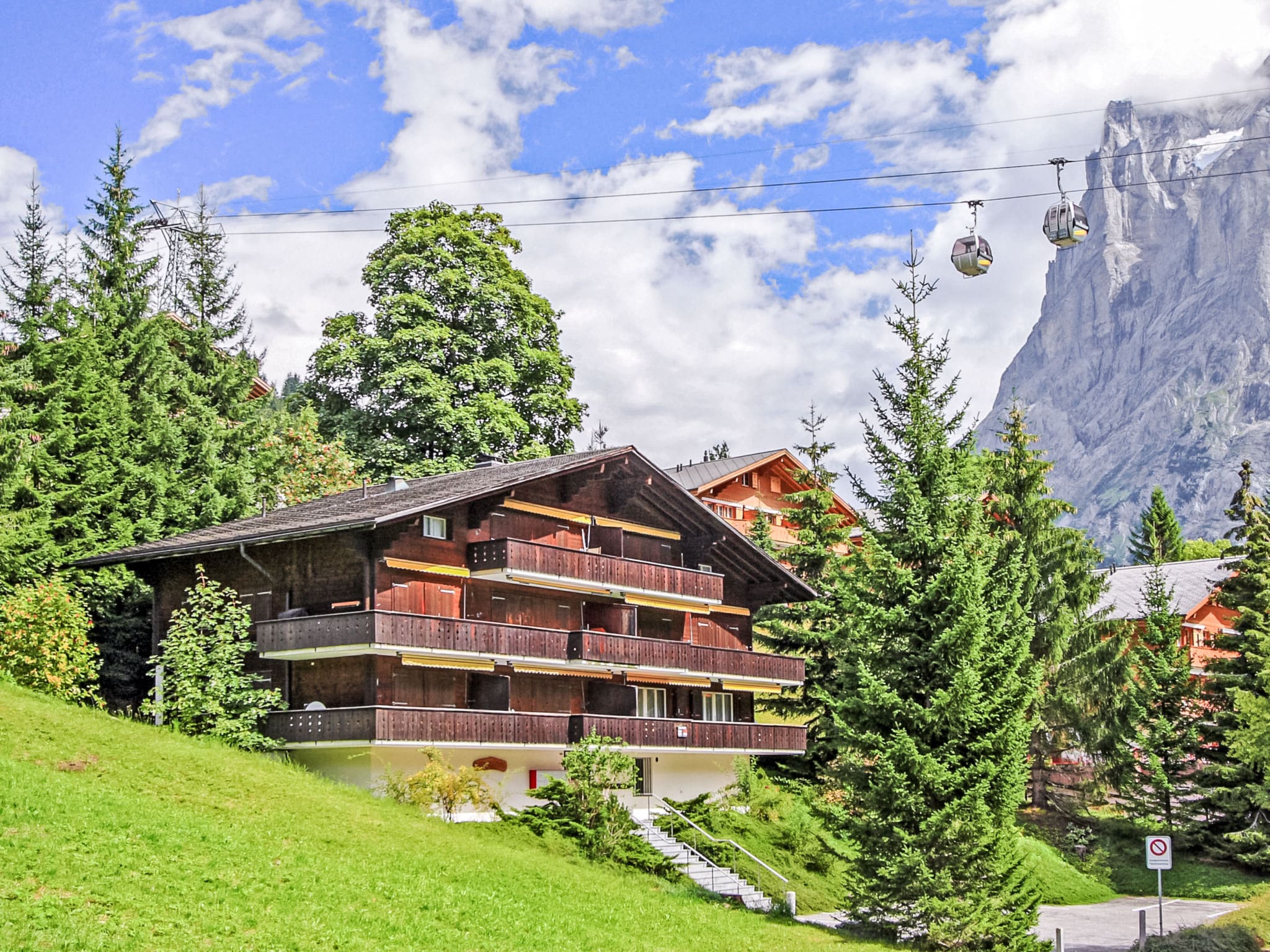 Chalet Firstbahn Grindelwald: Modern 3-Bedroom Mountain Apartment with Eiger Views and Ski Access in Swiss Alps
