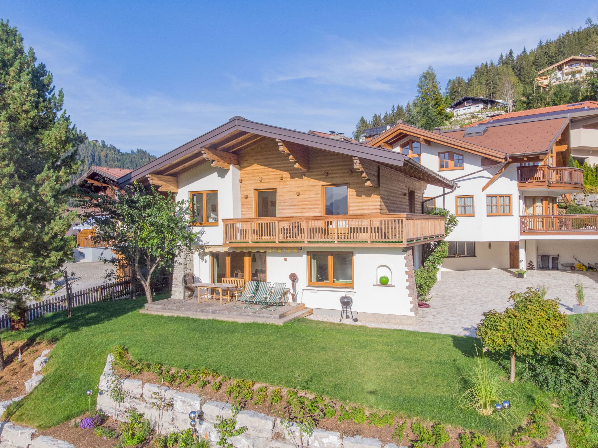 Chalet Foehn Eben: Modern 4-Bedroom Alpine Chalet with Mountain Views and Sauna Near Ski Amadé Austria