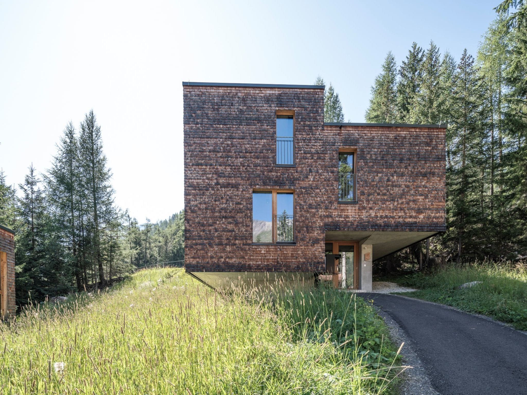 Chalet Foehn Kals: Stunning 2-Bedroom Mountain Chalet with Spa Facilities and Ski Access in Austrian Alps