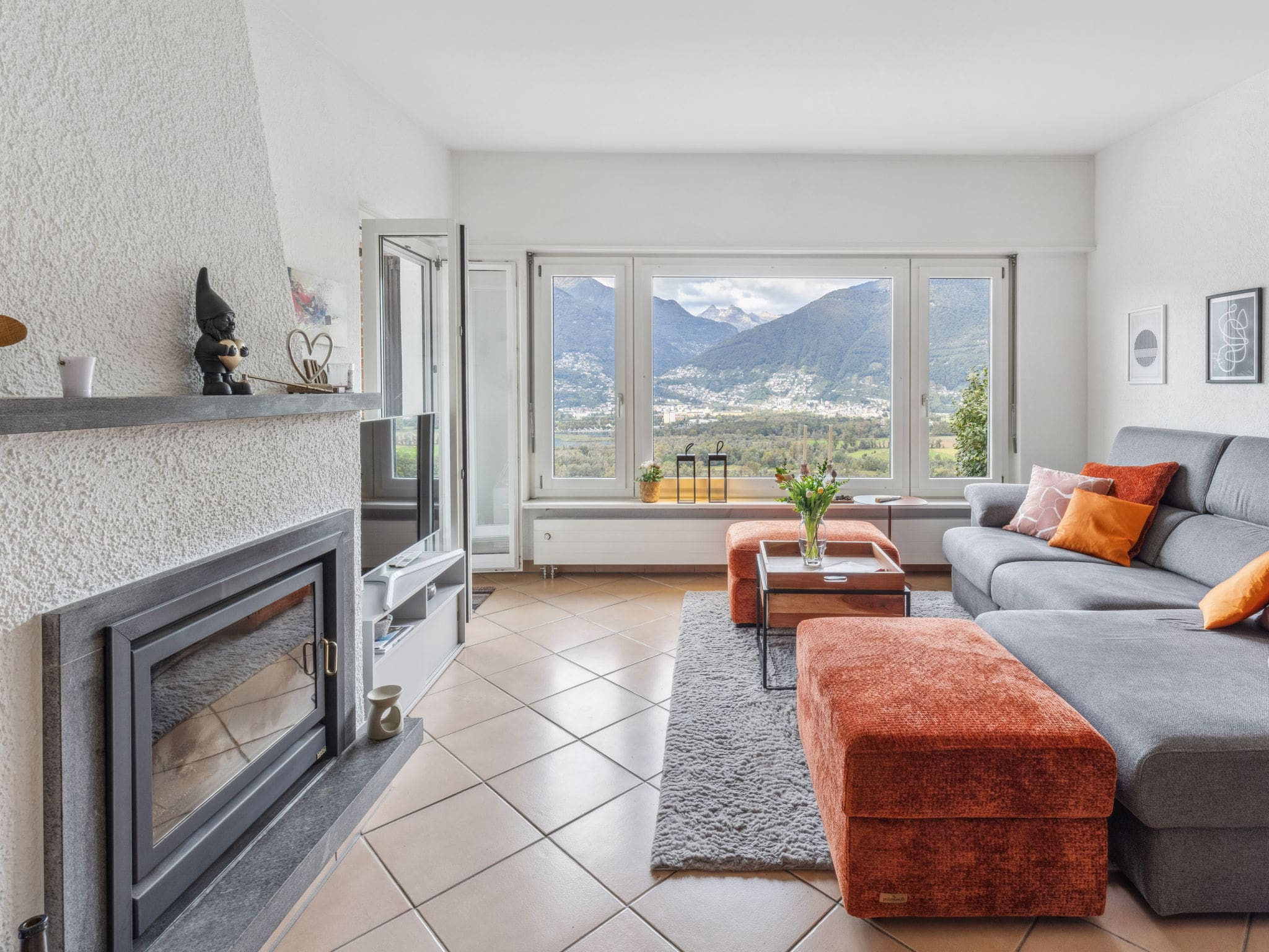 Chalet Foehn Magadino: Luxurious 2-Bedroom Alpine Chalet with Private Pool and Mountain Views in Swiss Ticino