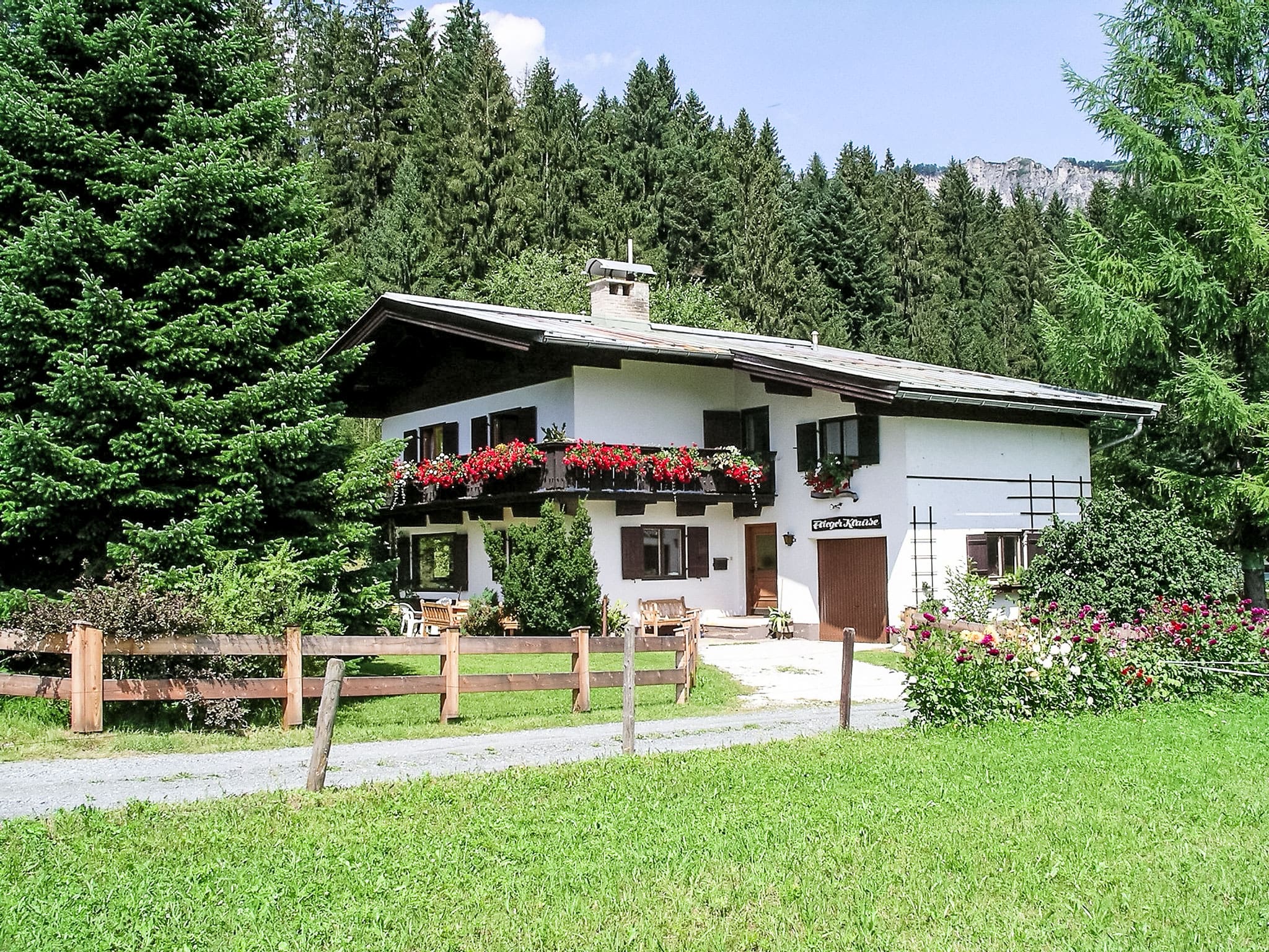 Chalet Foehn Sankt Johann: Spectacular 6-Bedroom Alpine Retreat with Mountain Views in the Heart of Tirol Austria