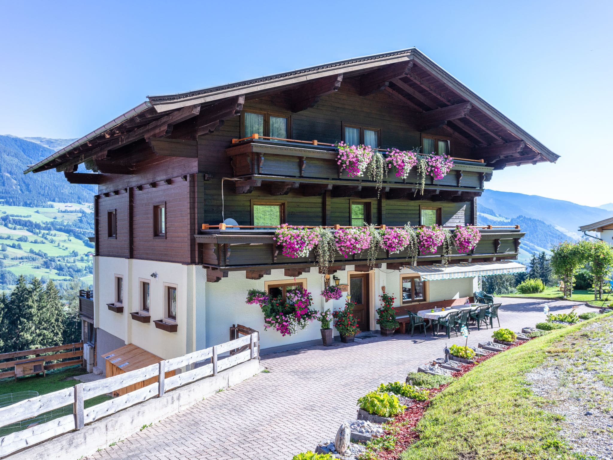 Chalet Foehn Uttendorf: Spectacular 18th Century Alpine Farmhouse Sleeping 24 Guests Near Zell am See Austria