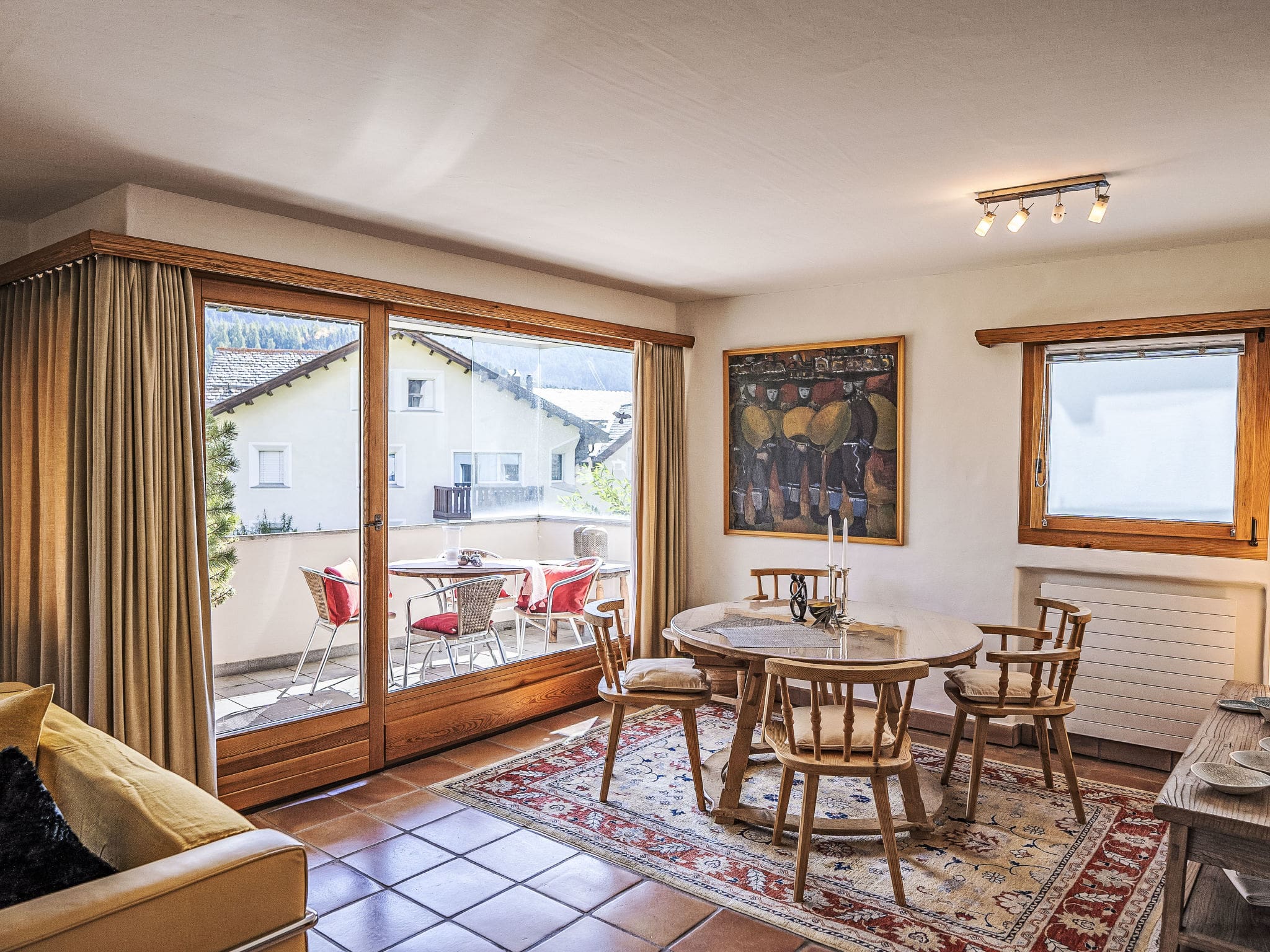 Chalet Fohn Champfer: Boutique 2-Bedroom Mountain Apartment with Fireplace and Alpine Views Near St Moritz