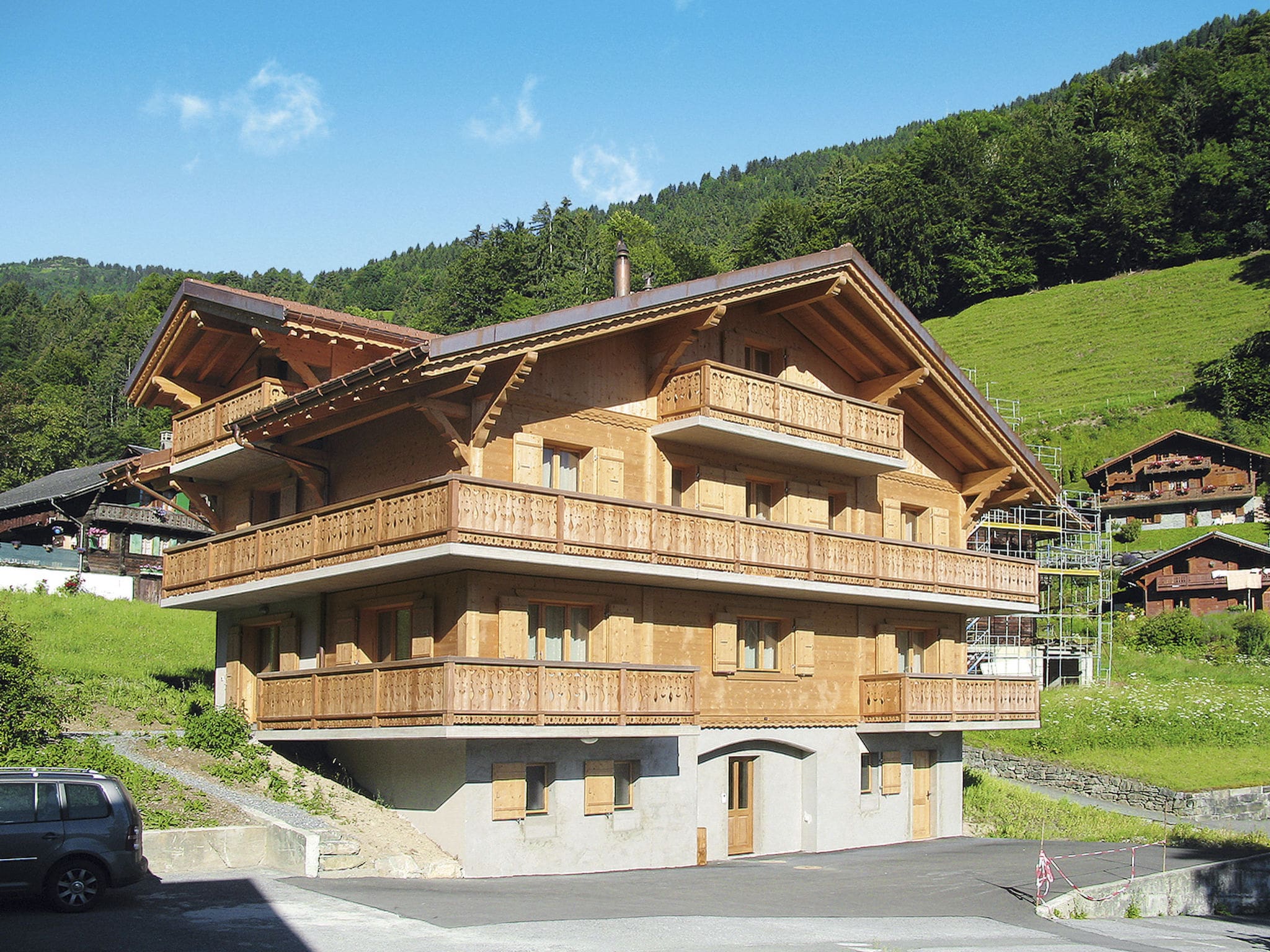 Chalet Fohn Dilliez: Magnificent 8-Bedroom Alpine Chalet with Mountain Views and Sauna in Swiss Alps