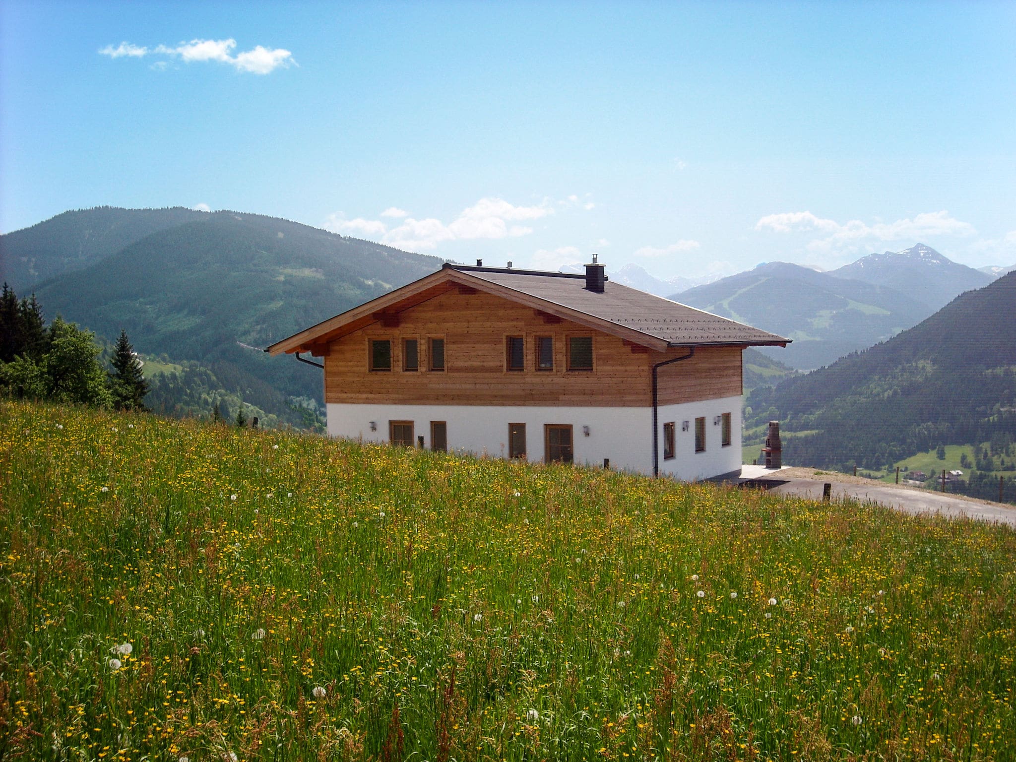 Chalet Föhn Eben: Spacious 6-Bedroom Alpine Retreat with Mountain Views and Ski Access in Salzburg Region Austria