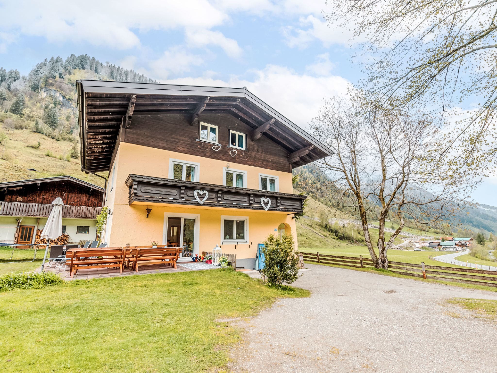 Chalet Föhn Fusch: Spectacular 7-Bedroom Alpine Chalet with Sauna and Mountain Access in Austrian Alps