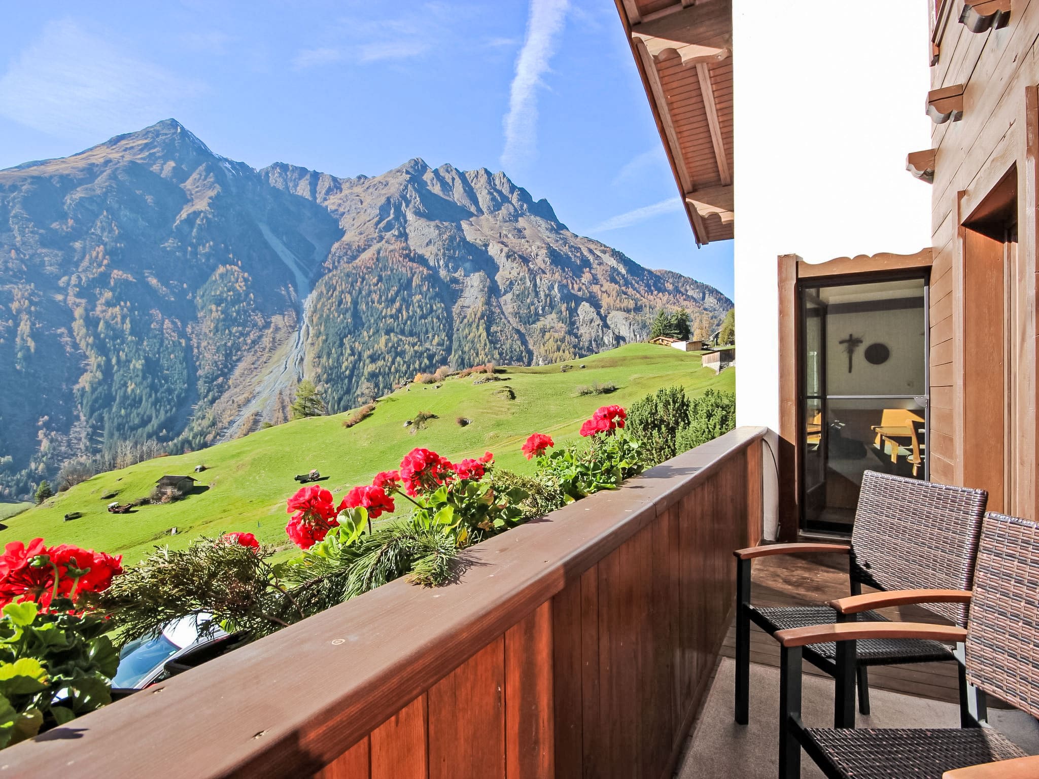 Chalet Föhn Längenfeld: Luxury 4-Bedroom Mountain Chalet with Panoramic Alpine Views and Sauna in Austrian Ötztal Valley