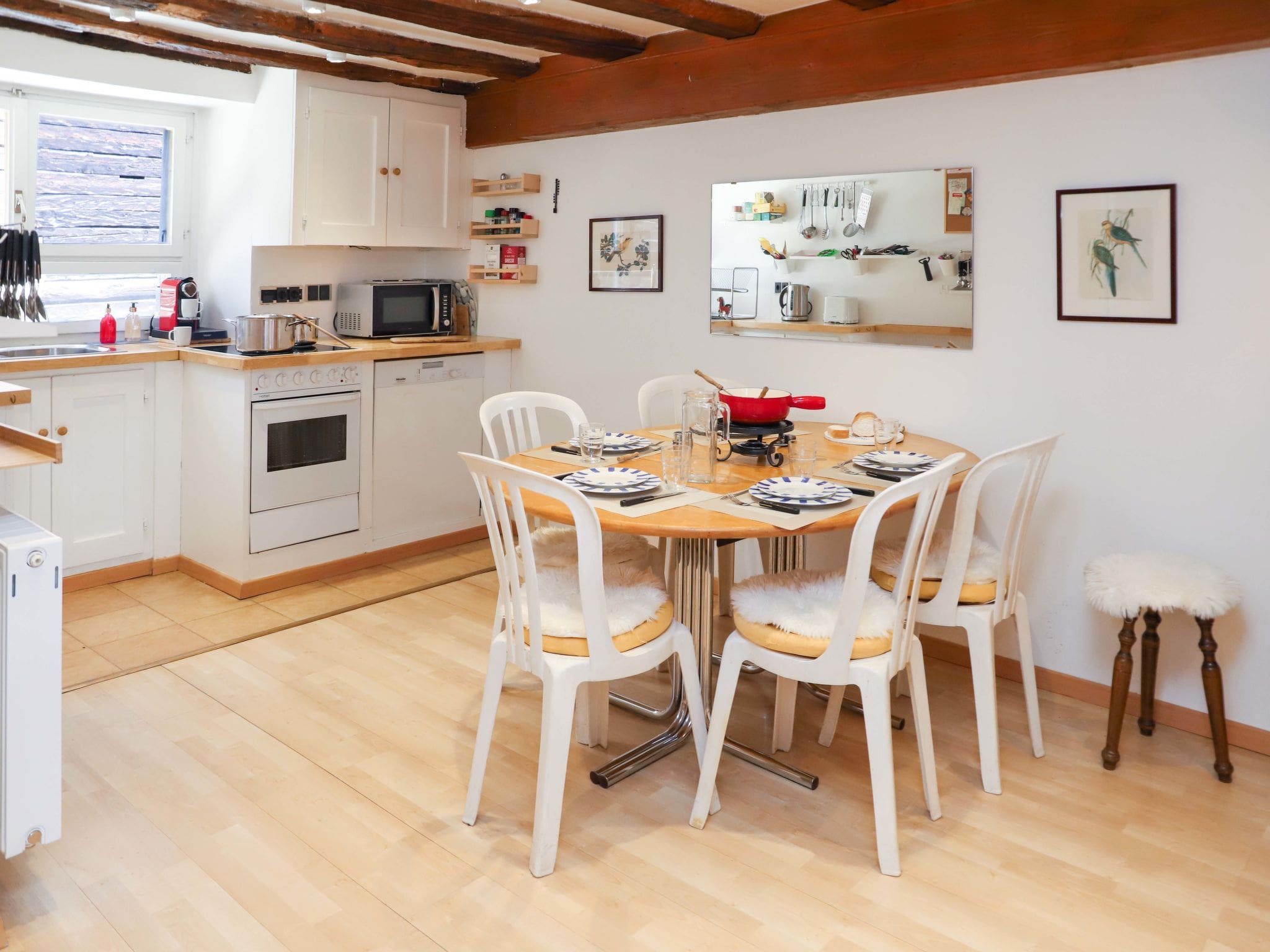 Chalet Fontanne Verbier: Stylish 2-Bedroom Alpine Apartment with Mountain Views Near Ski Slopes in Switzerland