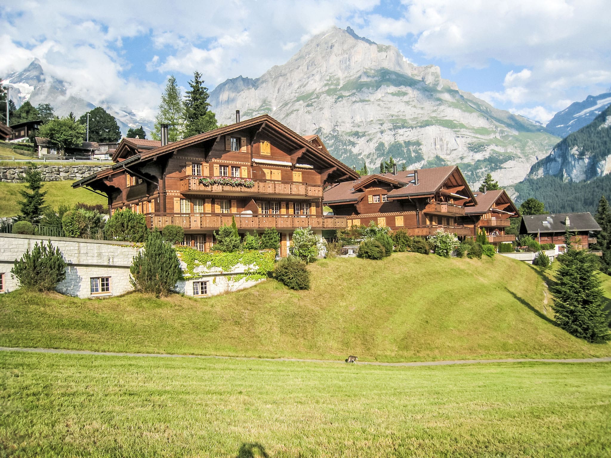 Chalet Galgenwald Grindelwald: Elegant 2-Bedroom Mountain Apartment with Spectacular Eiger Views and Premium Alpine Amenities