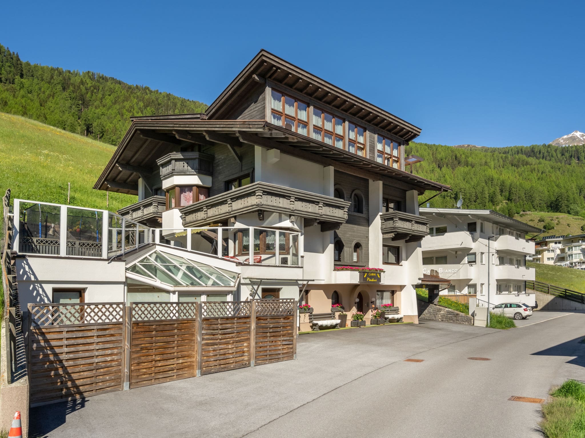 Chalet Gamsleiten Sölden: Cosy 2-Bedroom Alpine Apartment with Ski Access and Mountain Views in Austrian Alps