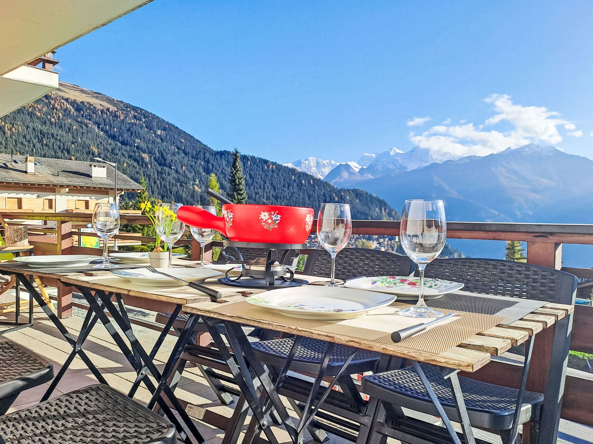 Chalet Gemmi Verbier: Modern 3-Bedroom Alpine Apartment with Mountain Views and Ski Access