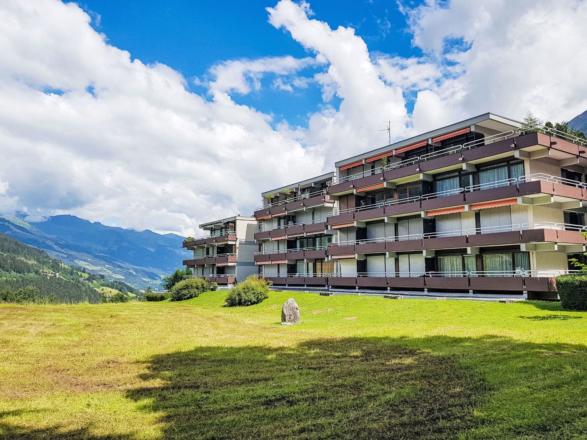 Chalet Graukogel Gastein: Premium 2-Bedroom Alpine Apartment with Mountain Views and Ski Access in Austrian Alps