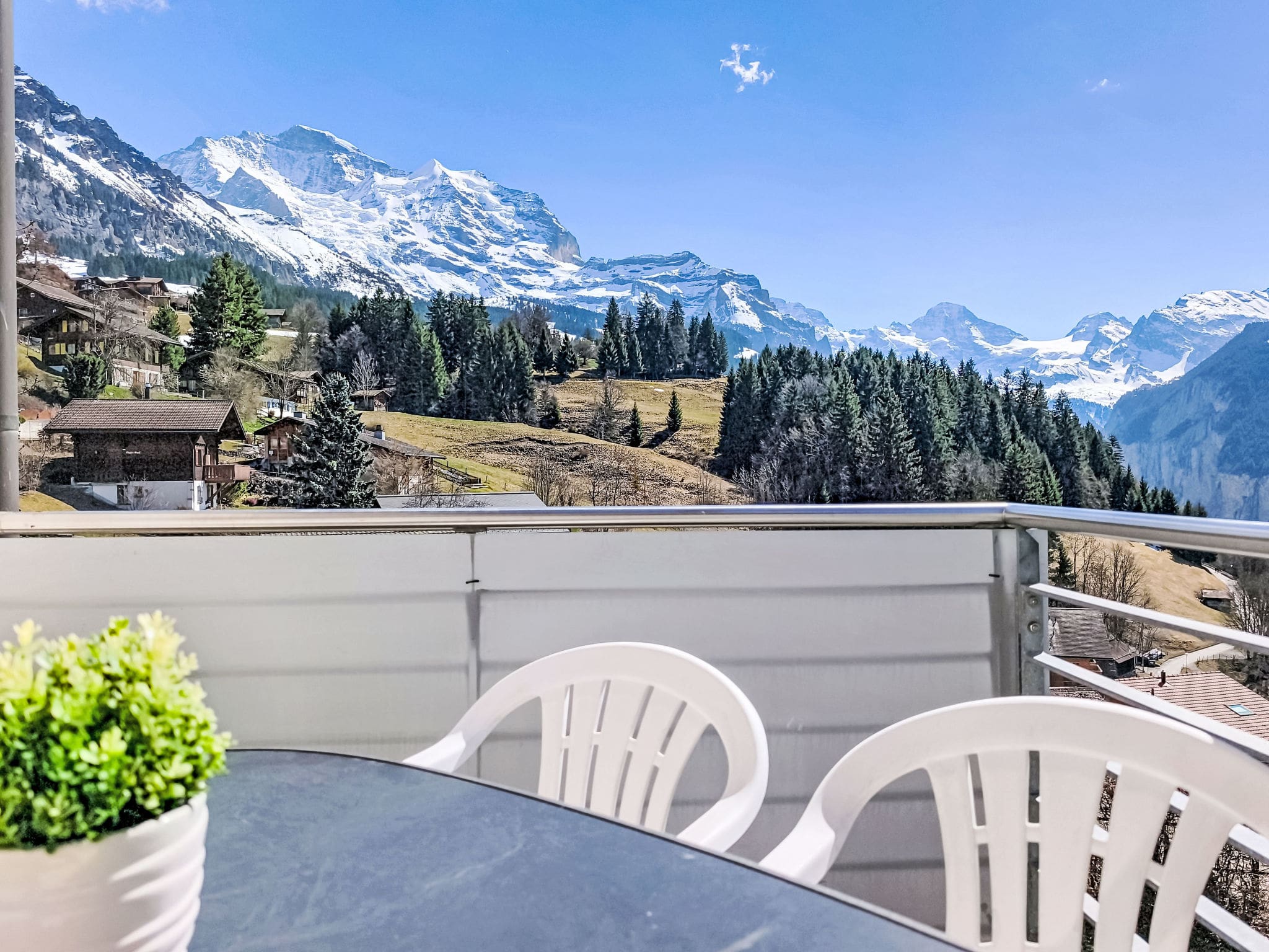 Chalet Grindelwald Wengen: Stunning 3-Bedroom Mountain Chalet with Panoramic Alpine Views in Swiss Resort