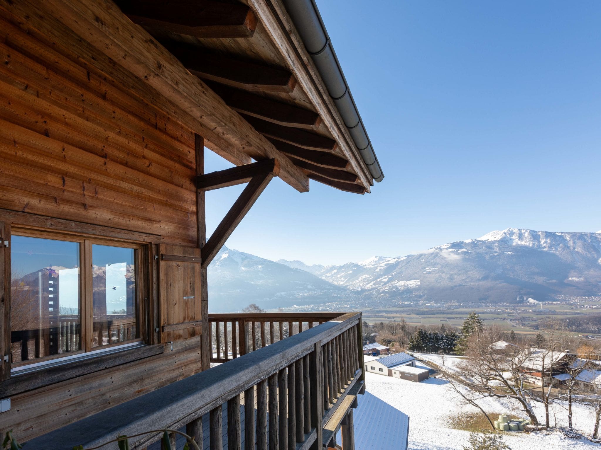 Chalet Gryon Ollon: Contemporary 3-Bedroom Alpine Retreat with Mountain Views and Modern Amenities in Swiss Alps