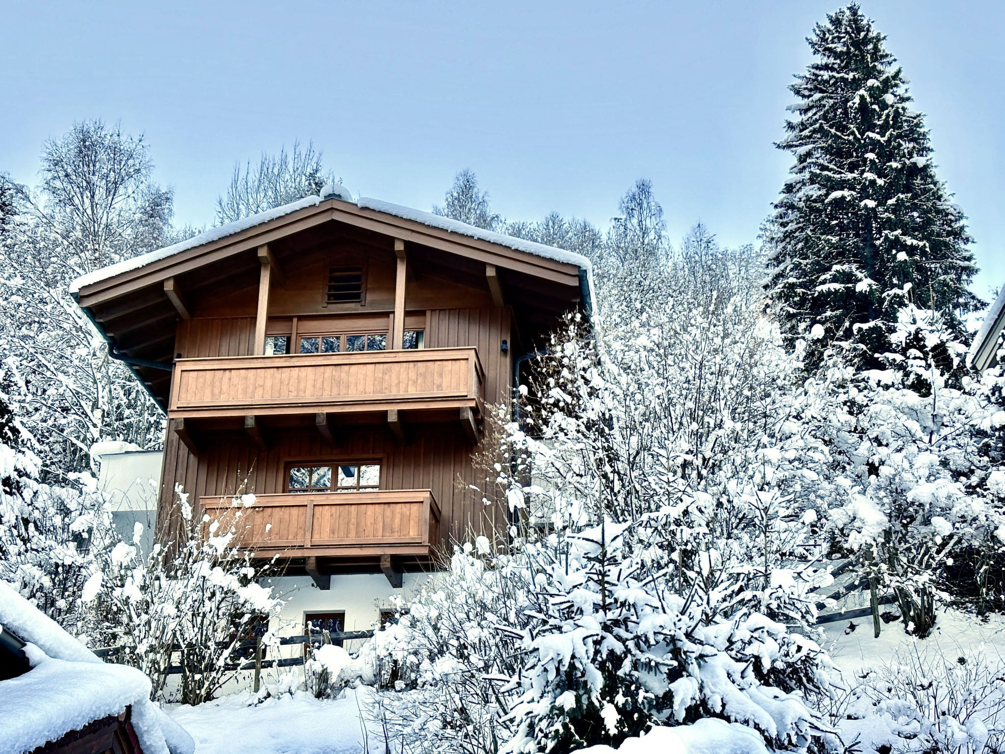 Chalet Hirschbichl Saalbach: Stunning 4-Bedroom Alpine Retreat with Mountain Views and Sauna near Ski Slopes