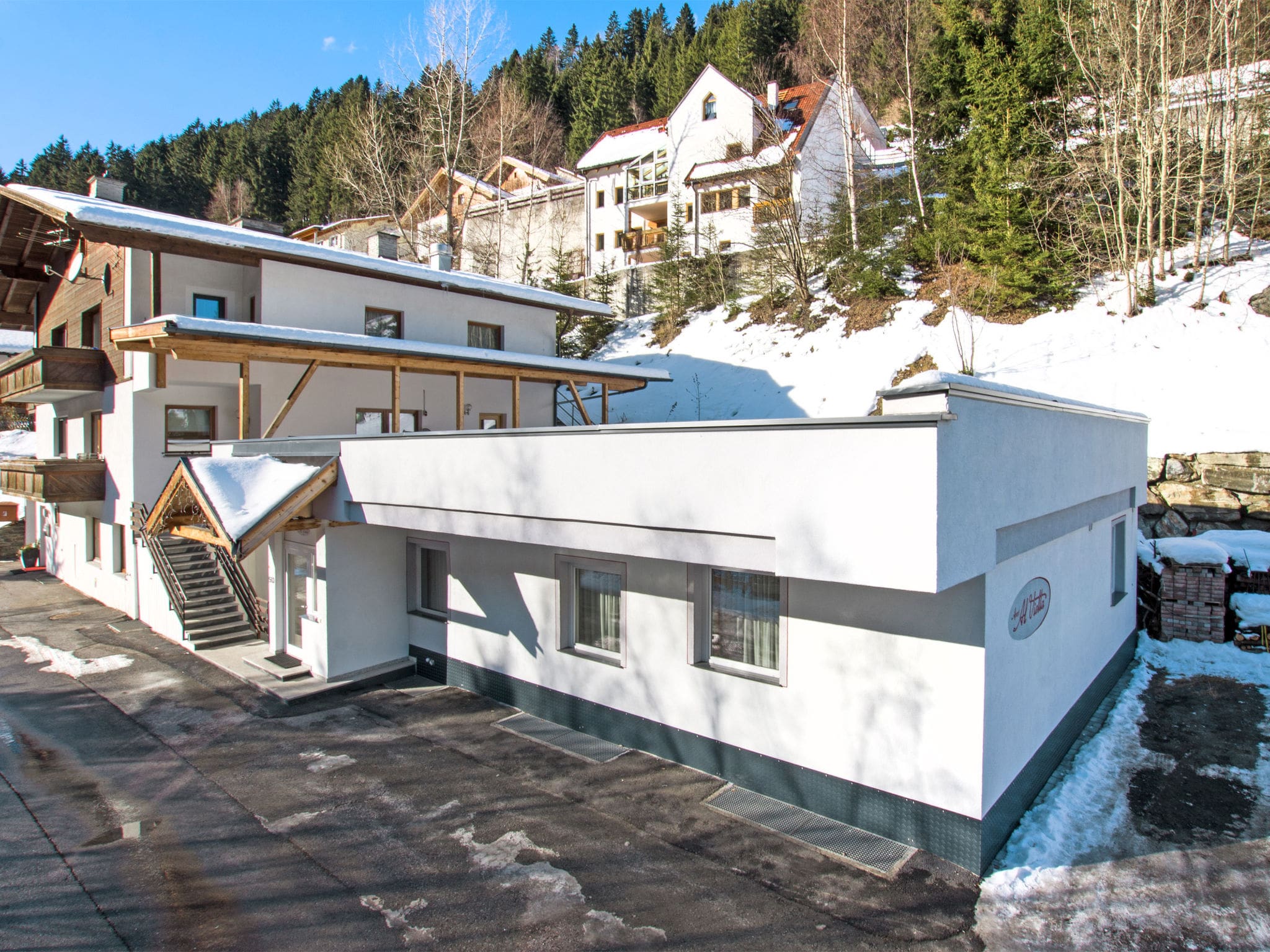 Chalet Holdernach Kappl: Spacious 5-Bedroom Mountain Apartment with Ski Access and Alpine Views in Austrian Tyrol