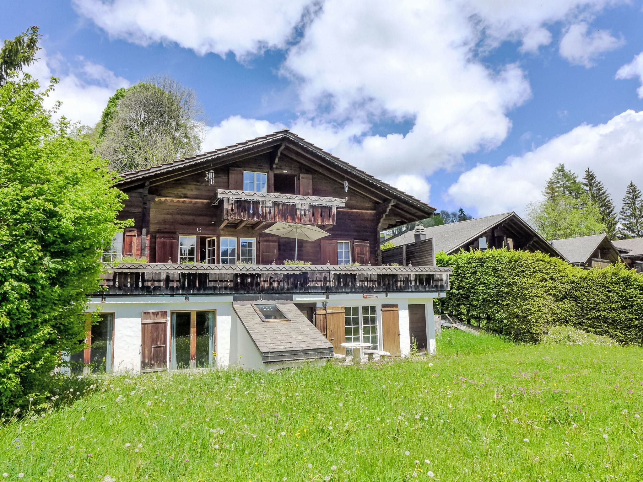 Chalet Hornberg Schönried: Spectacular 6-Bedroom Mountain Chalet with Panoramic Alpine Views in the Swiss Alps