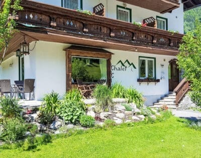 Chalet Kaprun Bruck: Spacious 8-Bedroom Alpine Chalet with Mountain Views and Sauna Near Zell am See Austria