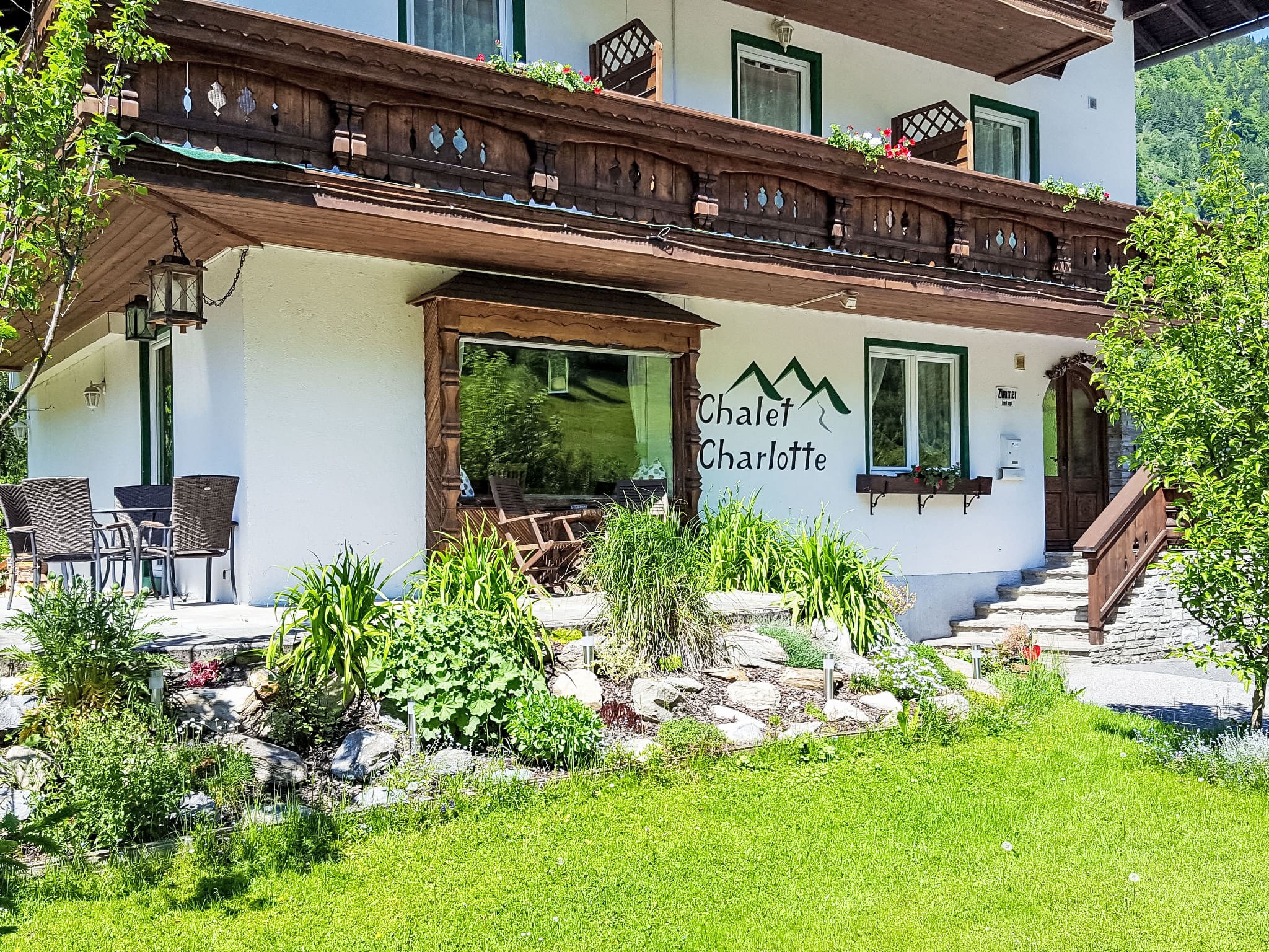 Chalet Kaprun Bruck: Spacious 8-Bedroom Alpine Chalet with Mountain Views and Sauna Near Zell am See Austria