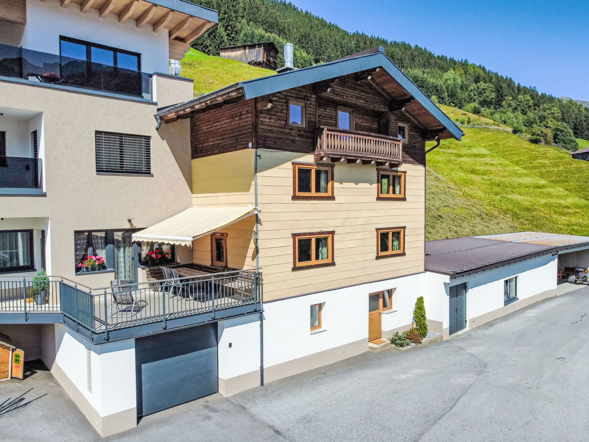 Chalet Kitzloch Kappl: Spacious 5-Bedroom Mountain Chalet with Stunning Alpine Views in Tyrol Austria