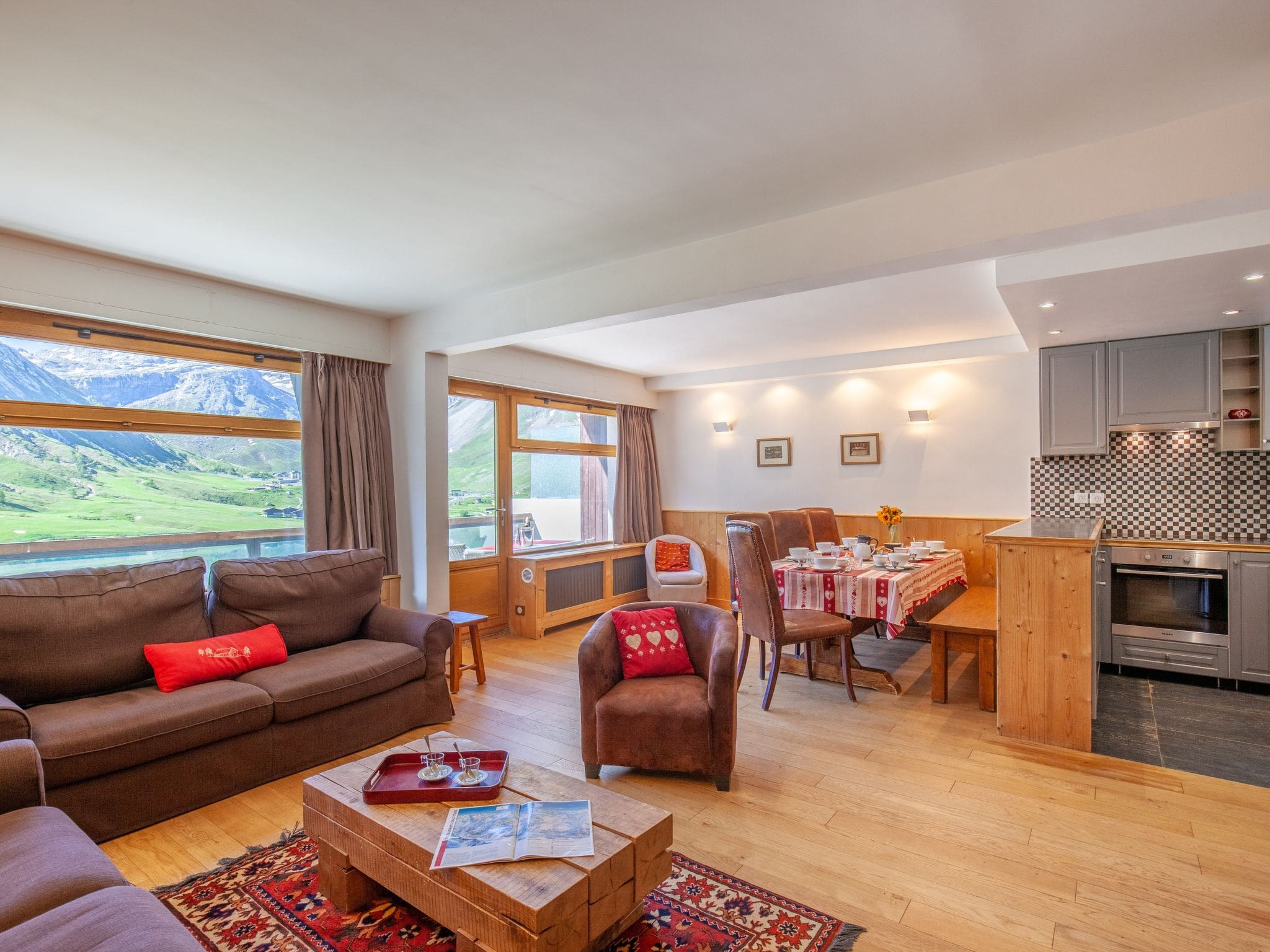 Chalet Lanterna Tignes: Premium 4-Bedroom Alpine Apartment with Mountain Views and Lake Access in French Alps