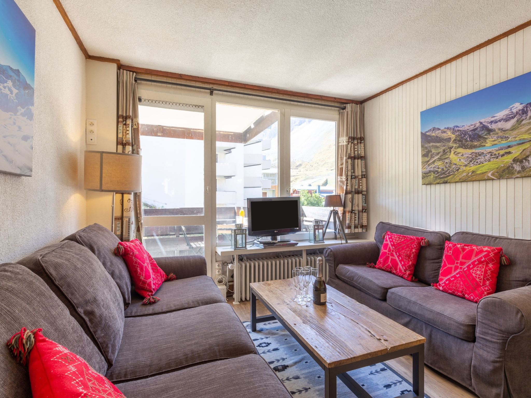 Chalet Lavachet Tignes: Mountain Apartment with Stunning Alpine Views and Ski Access in Tignes Val Claret