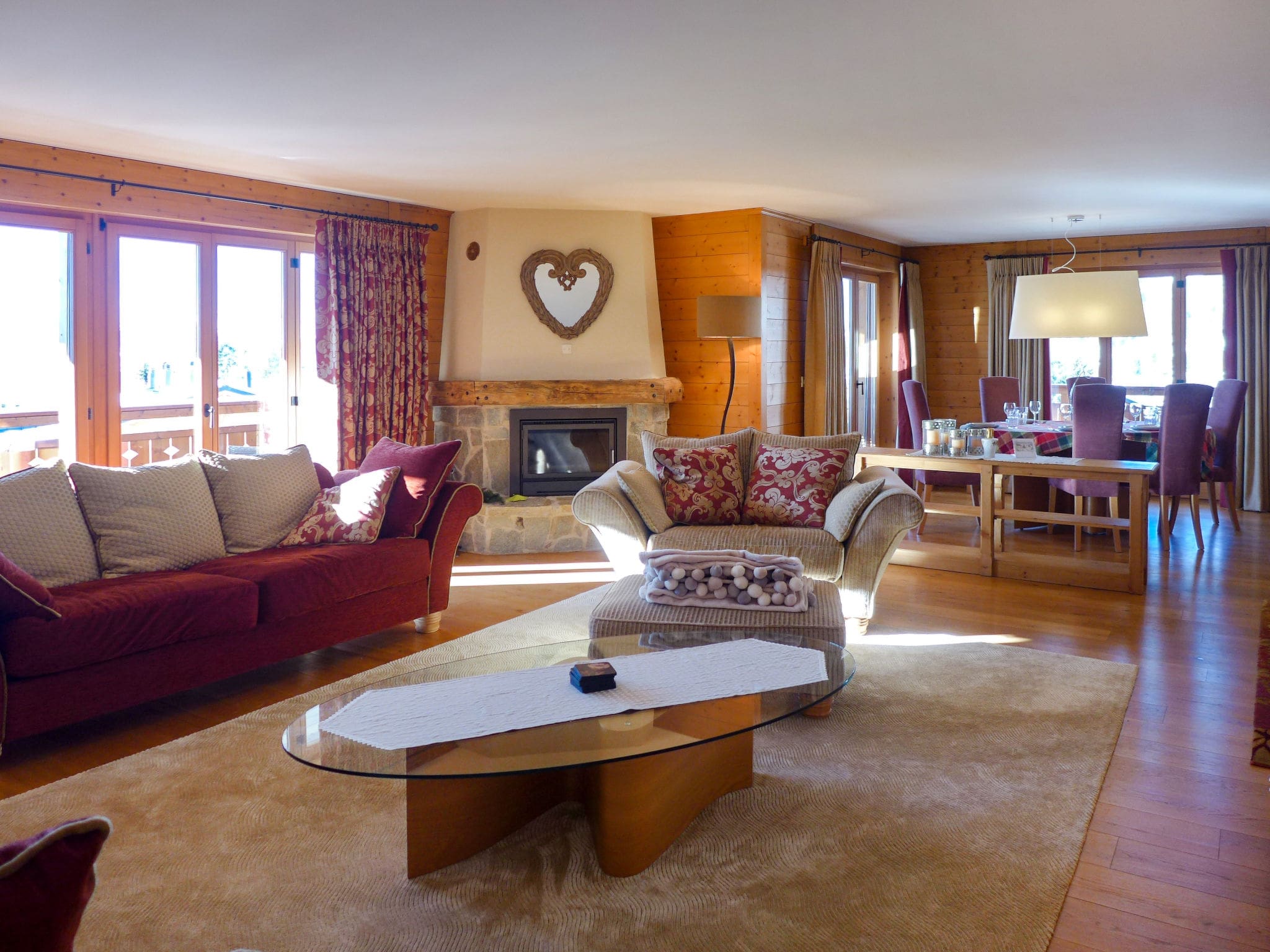 Chalet Leysin Villars: Sophisticated 4-Bedroom Alpine Apartment with Mountain Views and Ski Access in Swiss Alps