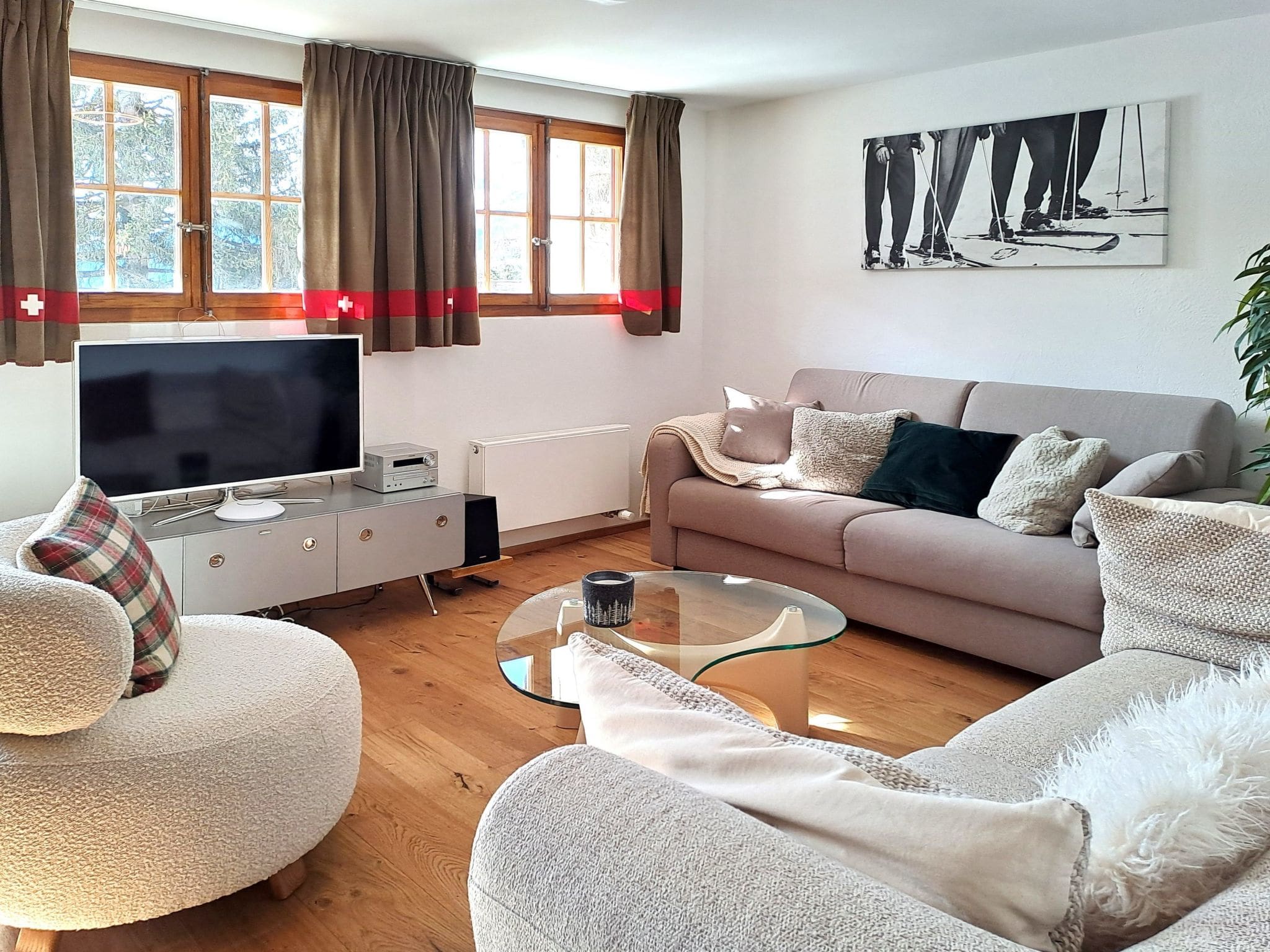 Chalet Louvie Verbier: Modern 4-Bedroom Alpine Apartment with Mountain Views and Ski Access in Swiss Alps