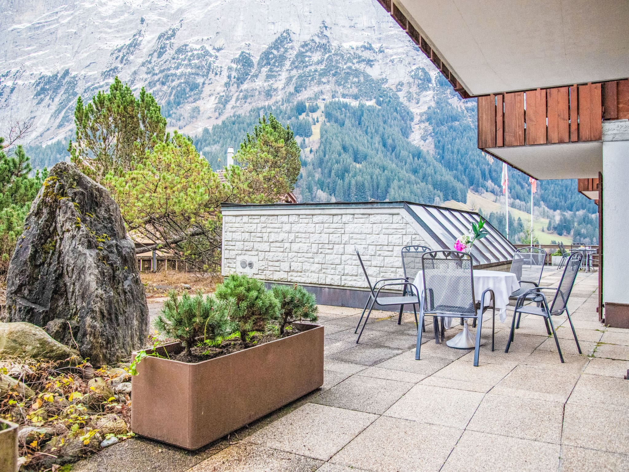 Chalet Luetschental Grindelwald: Luxury Alpine Apartment with Mountain Views and Central Location in Swiss Alps
