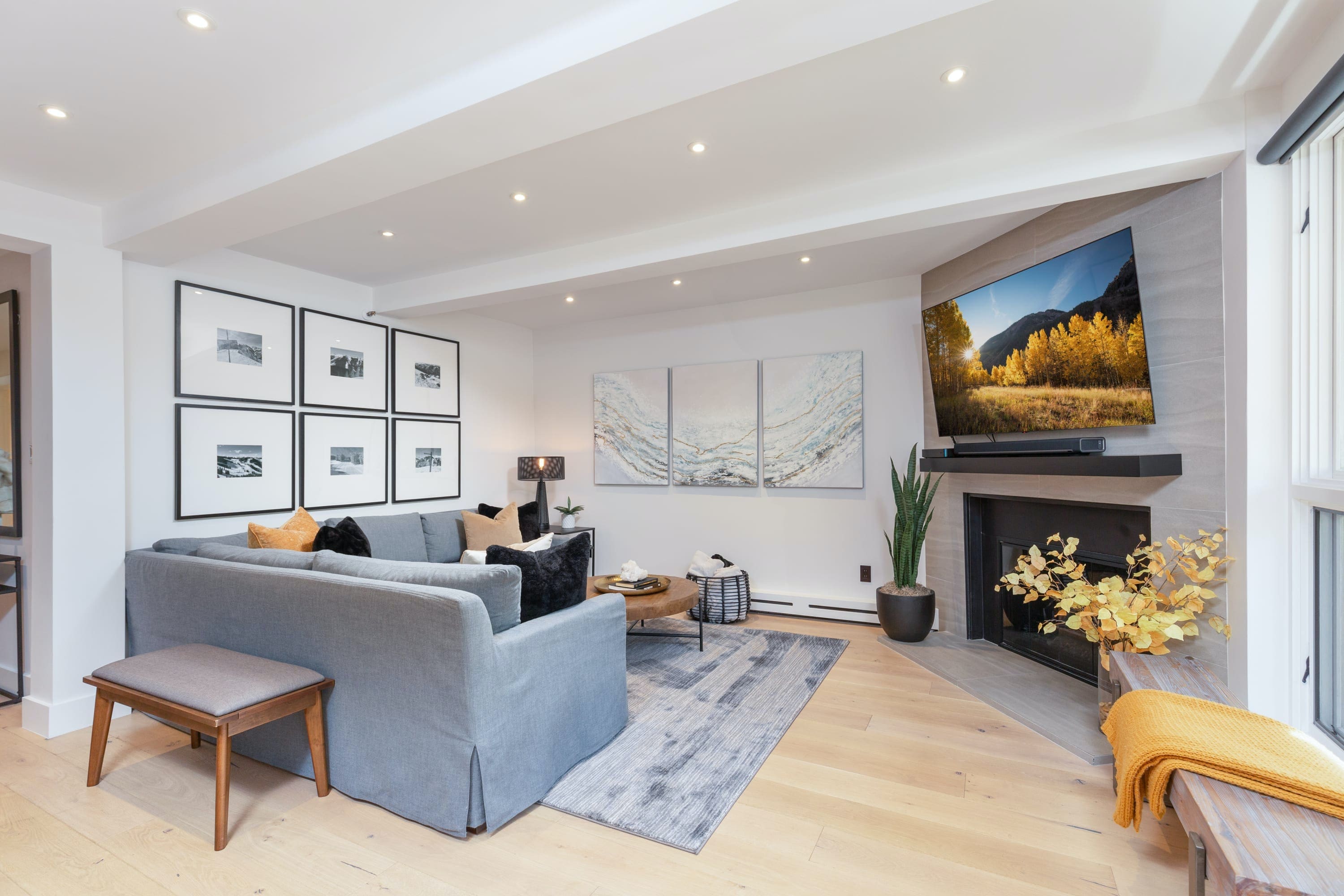 Chalet Maroon Aspen Aspen 4: Charming 2-Bedroom Ski Chalet with Hot Tub, Aspen & Snowmass