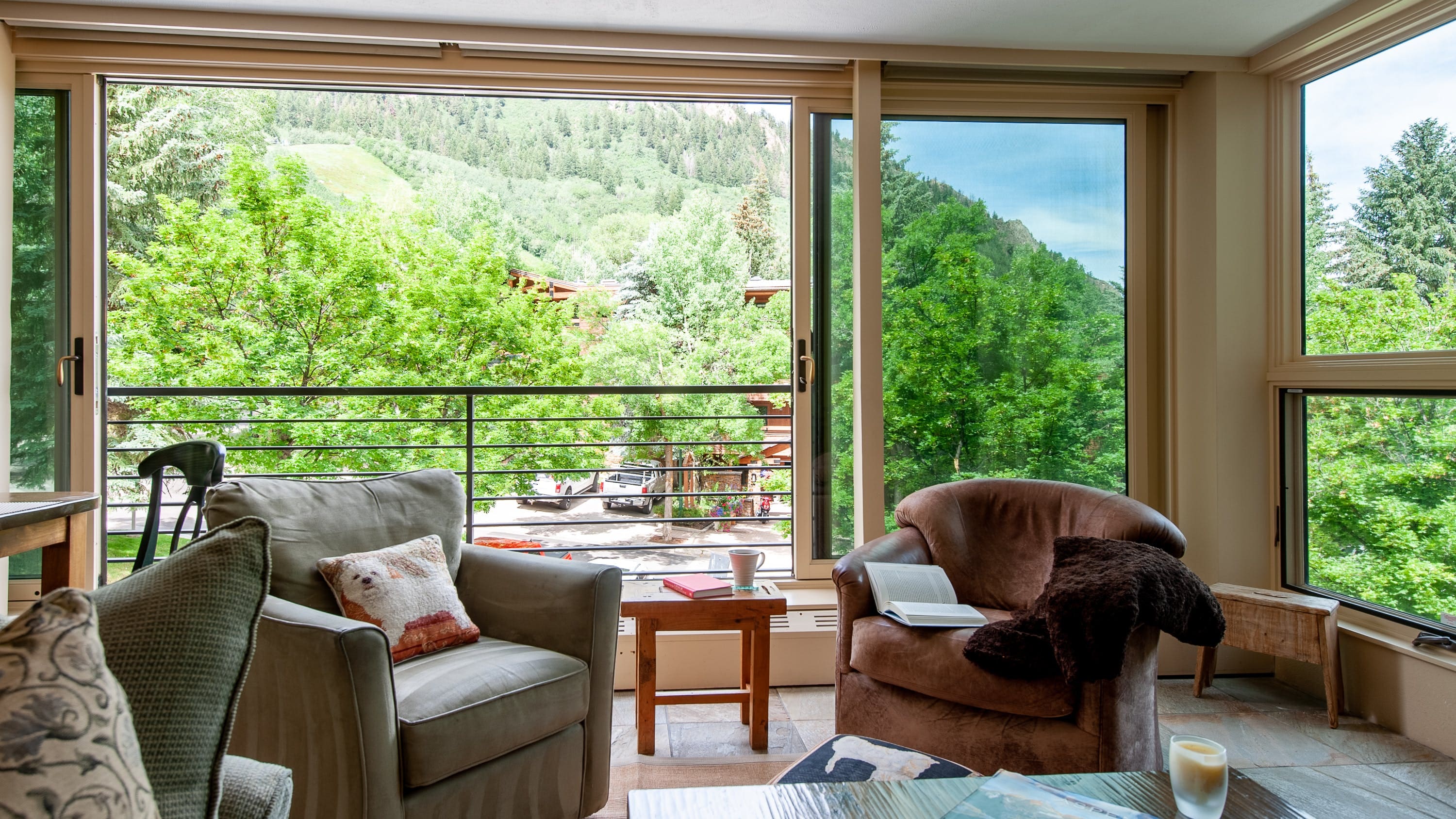 Chalet Maroon Aspen Aspen 9: Luxury 3-Bedroom Ski Chalet with Hot Tub, Aspen & Snowmass