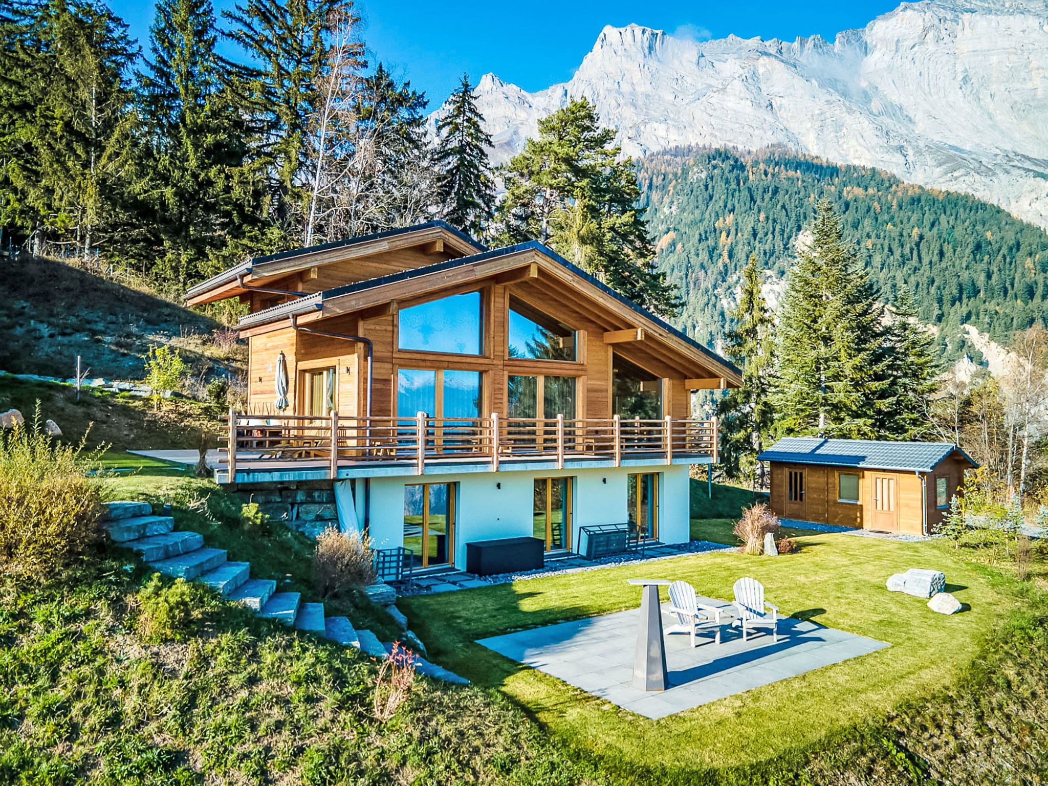 Chalet Mayens Ovronnaz: Modern 4-Bedroom Alpine Chalet with Stunning Mountain Views and Ski Access in Swiss Valais