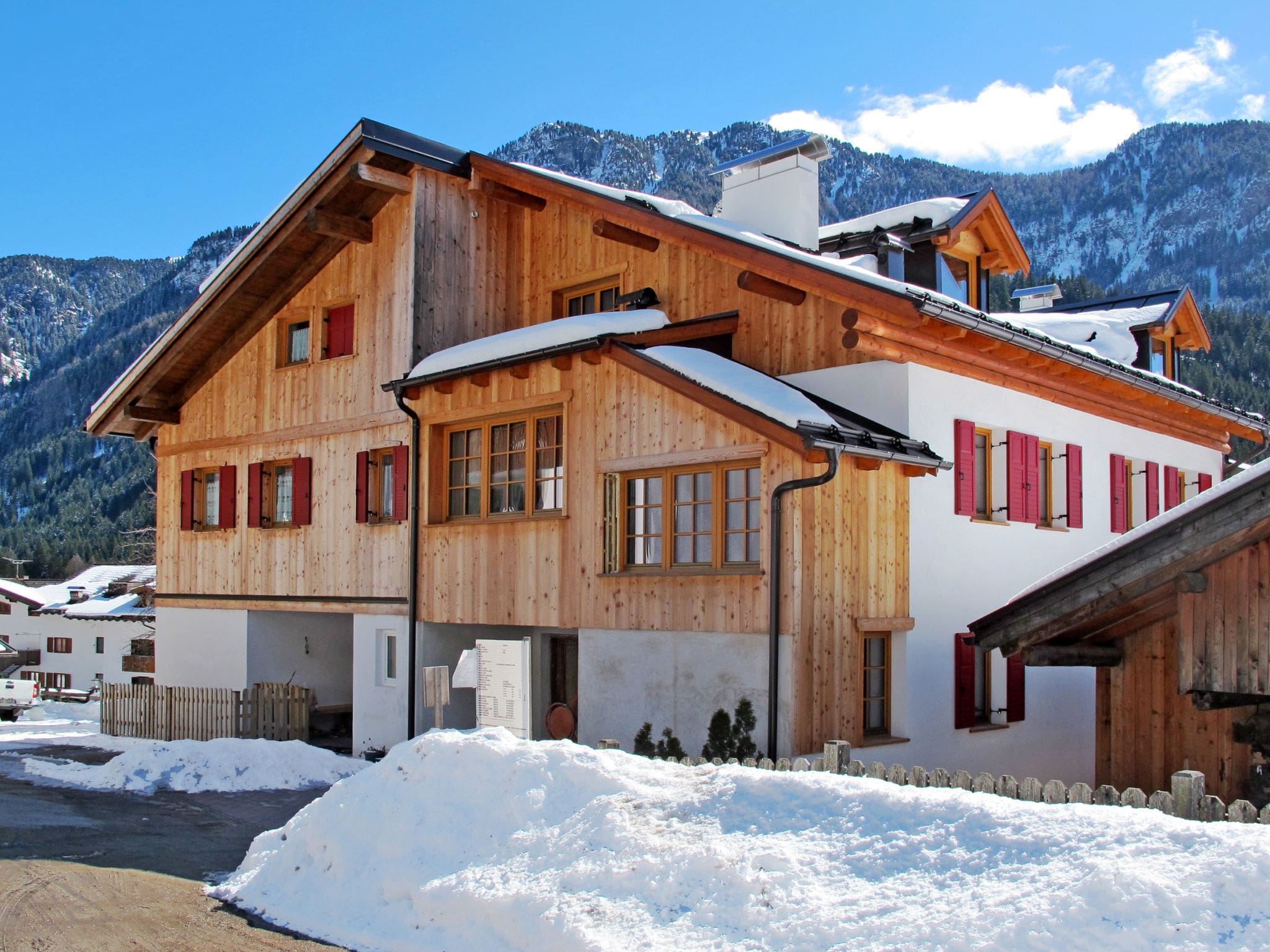 Chalet Mazzin Campitello: Spectacular 5-Bedroom Mountain Chalet with Panoramic Dolomites Views and Ski Access