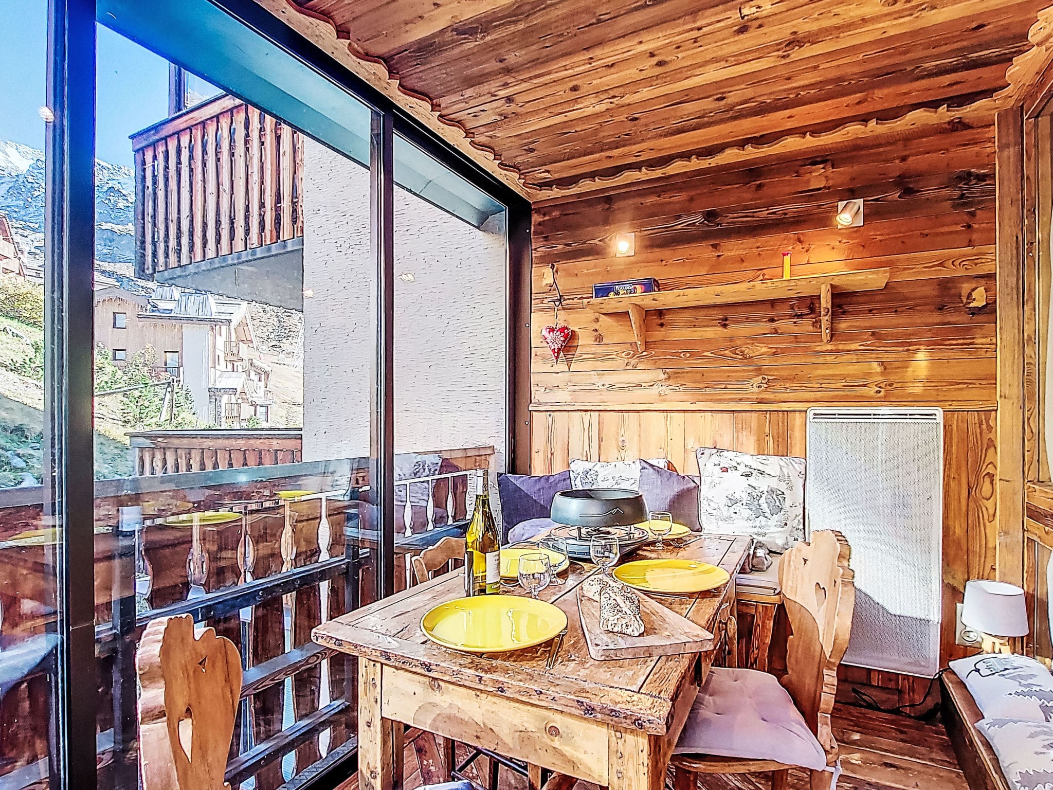Chalet Menuires Thorens: Modern Alpine Studio Apartment with Ski-In Access and Mountain Views in Val Thorens