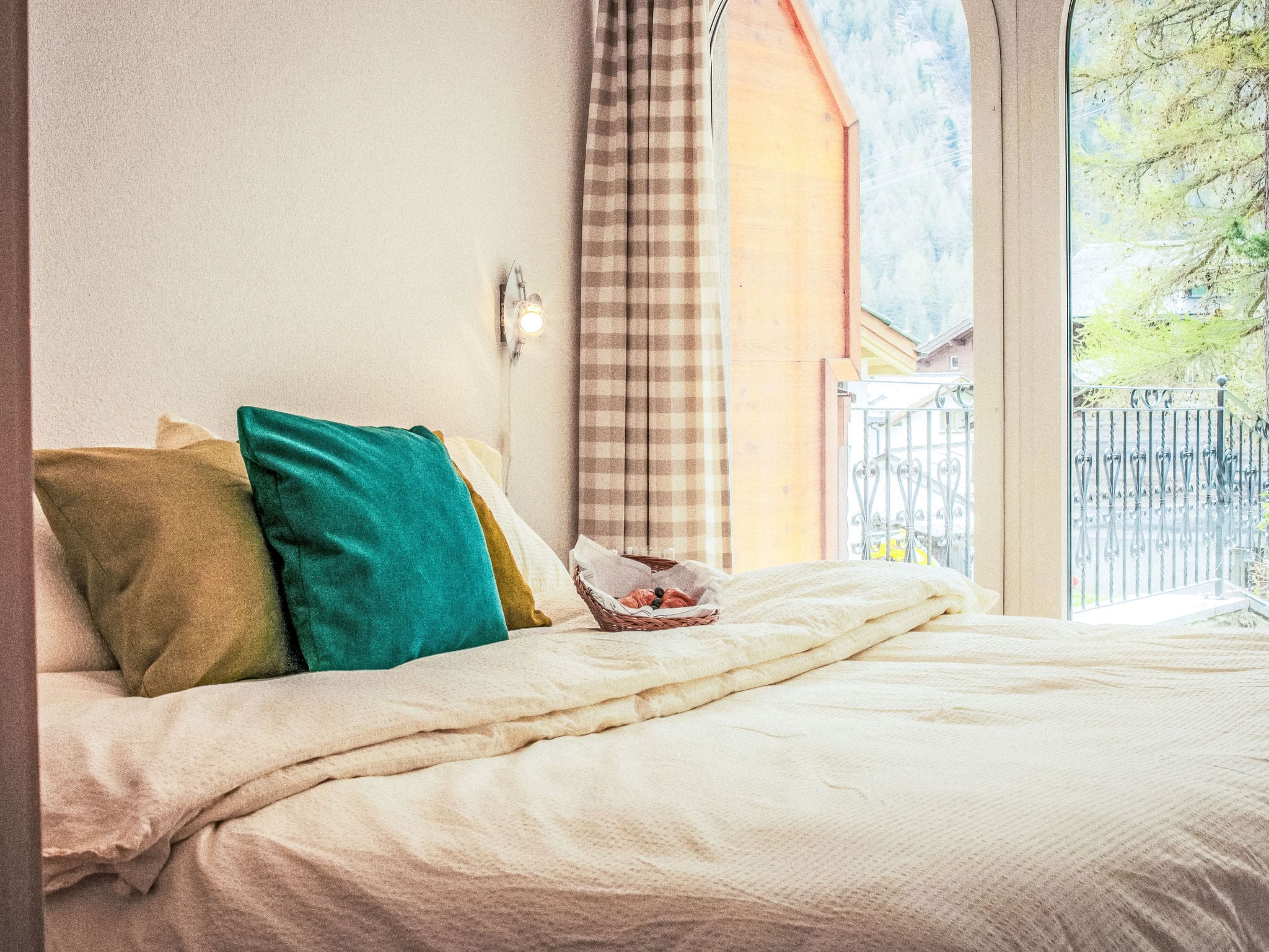 Chalet Mittaghorn Saas-Fee: Stunning Alpine Apartment with Mountain Views and Wellness Facilities in Switzerland